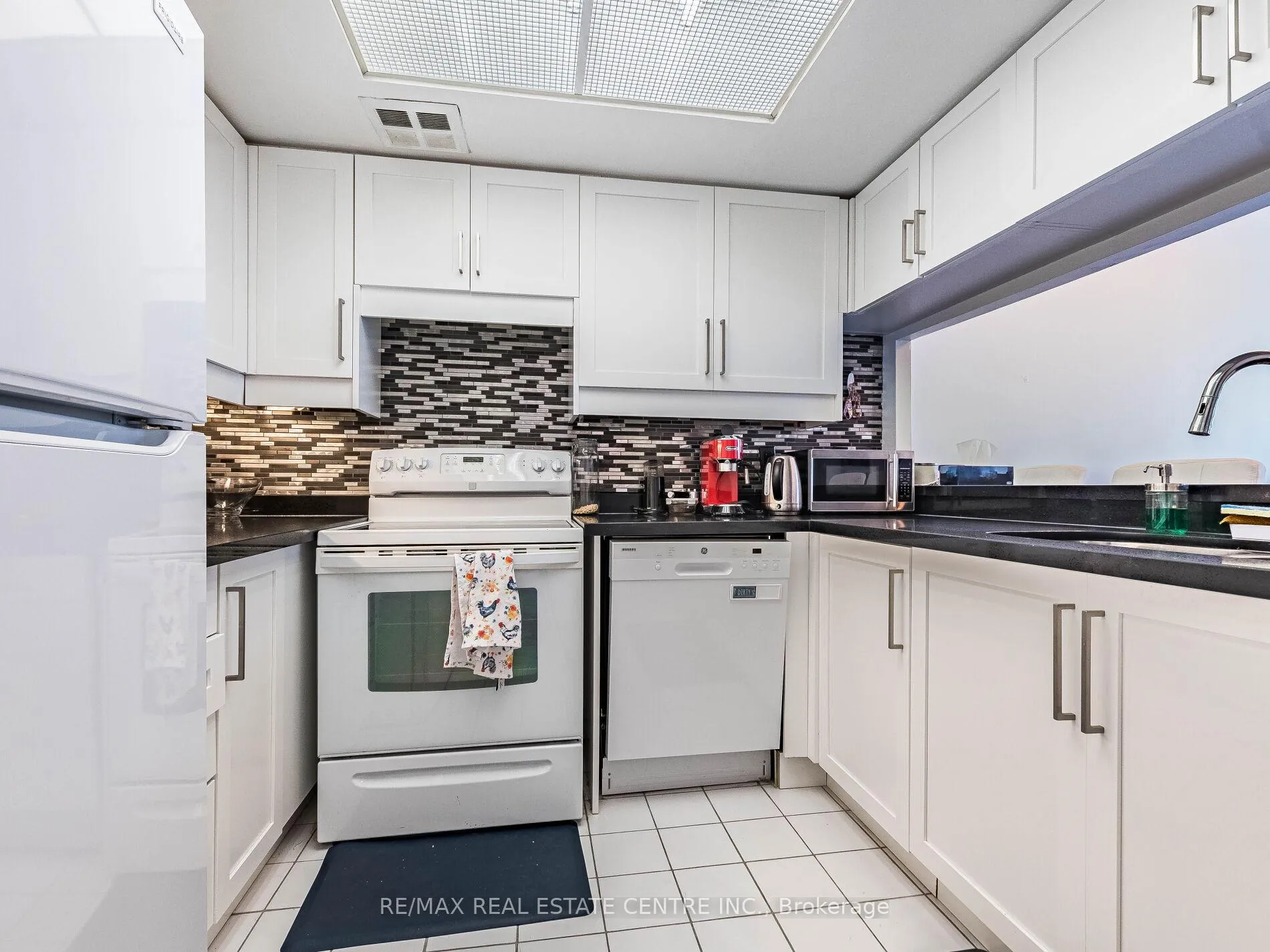 Photo 18 of Unit 1616, 250 Webb Drive, Mississauga, City Centre — HOMEH