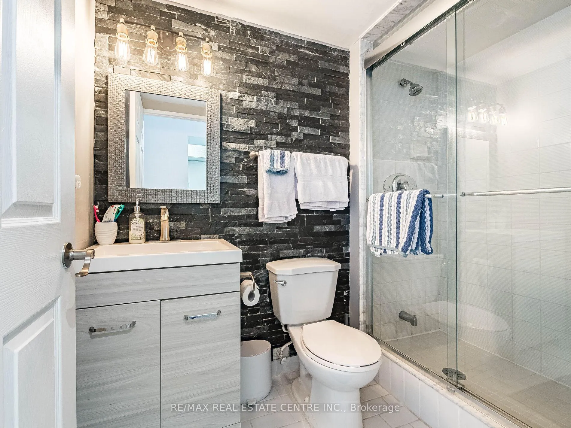 Photo 27 of Unit 1616, 250 Webb Drive, Mississauga, City Centre — HOMEH