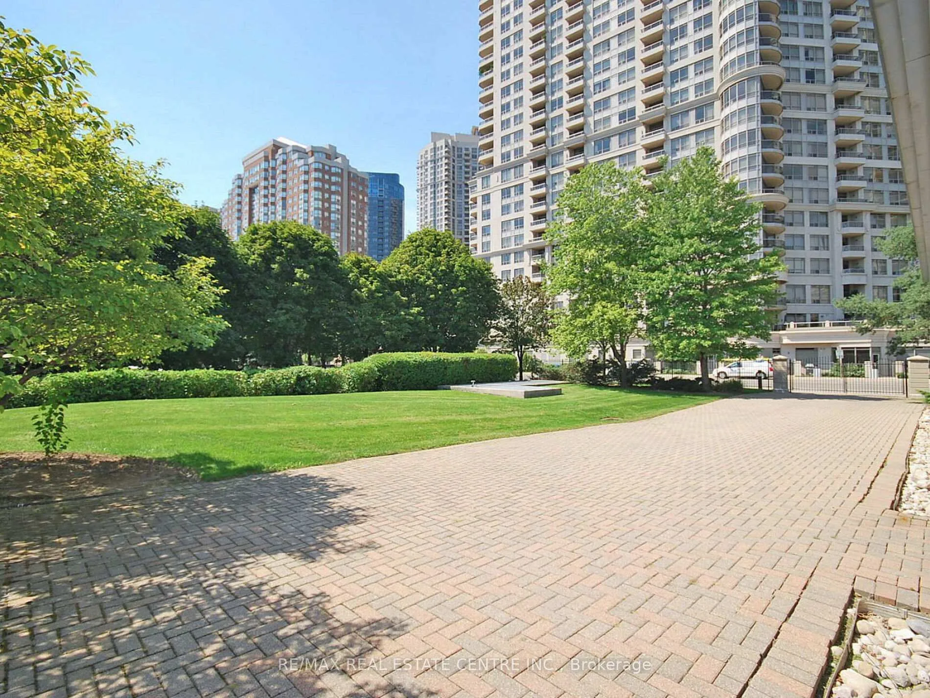 Photo 43 of Unit 1616, 250 Webb Drive, Mississauga, City Centre — HOMEH