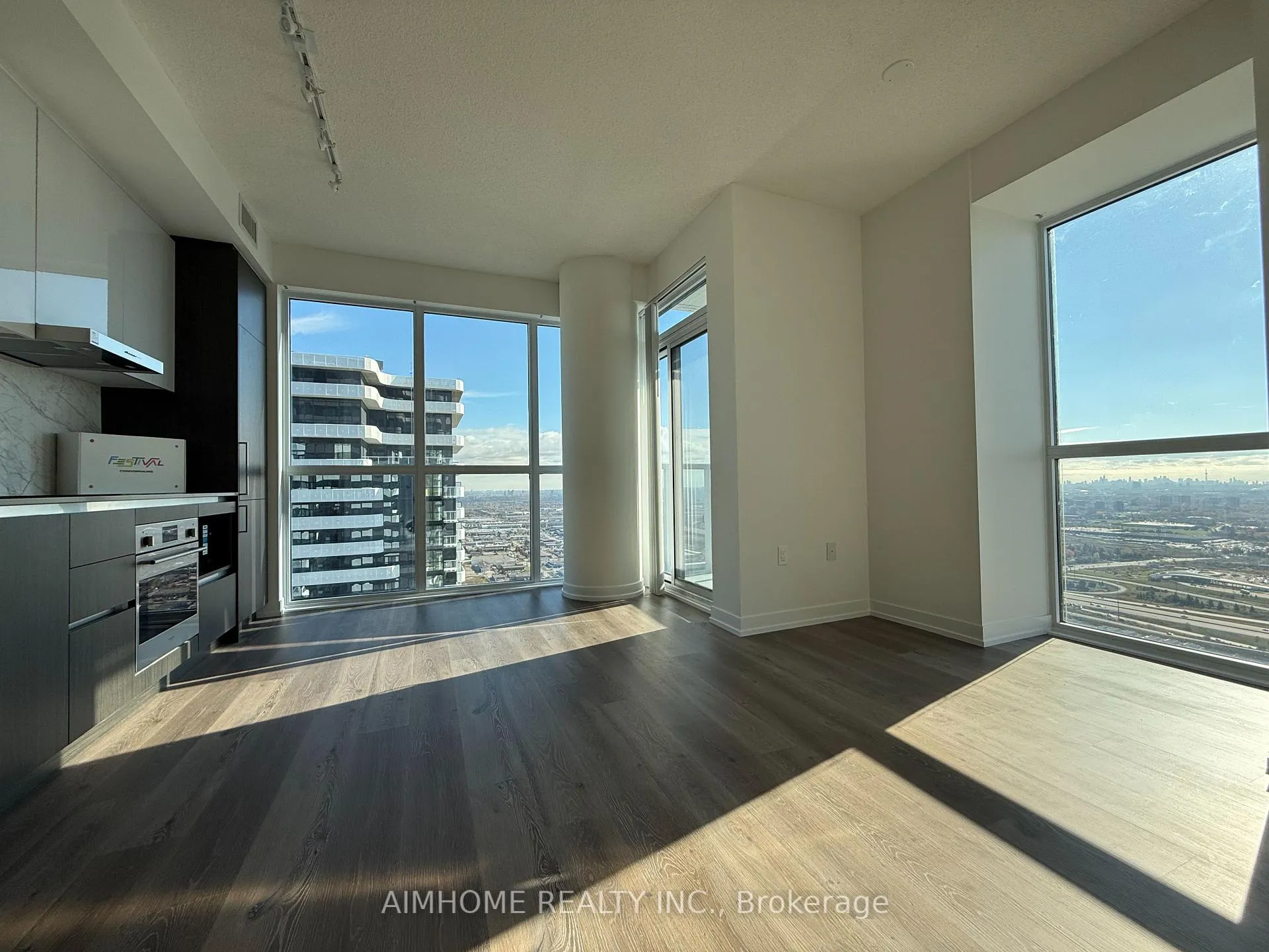 Photo 2 of Unit 6002, 225 Commerce Street, Vaughan, Vaughan Corporate Centre — HOMEH