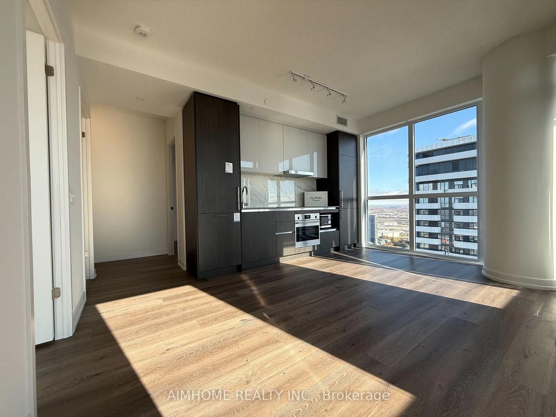 Photo 3 of Unit 6002, 225 Commerce Street, Vaughan, Vaughan Corporate Centre — HOMEH