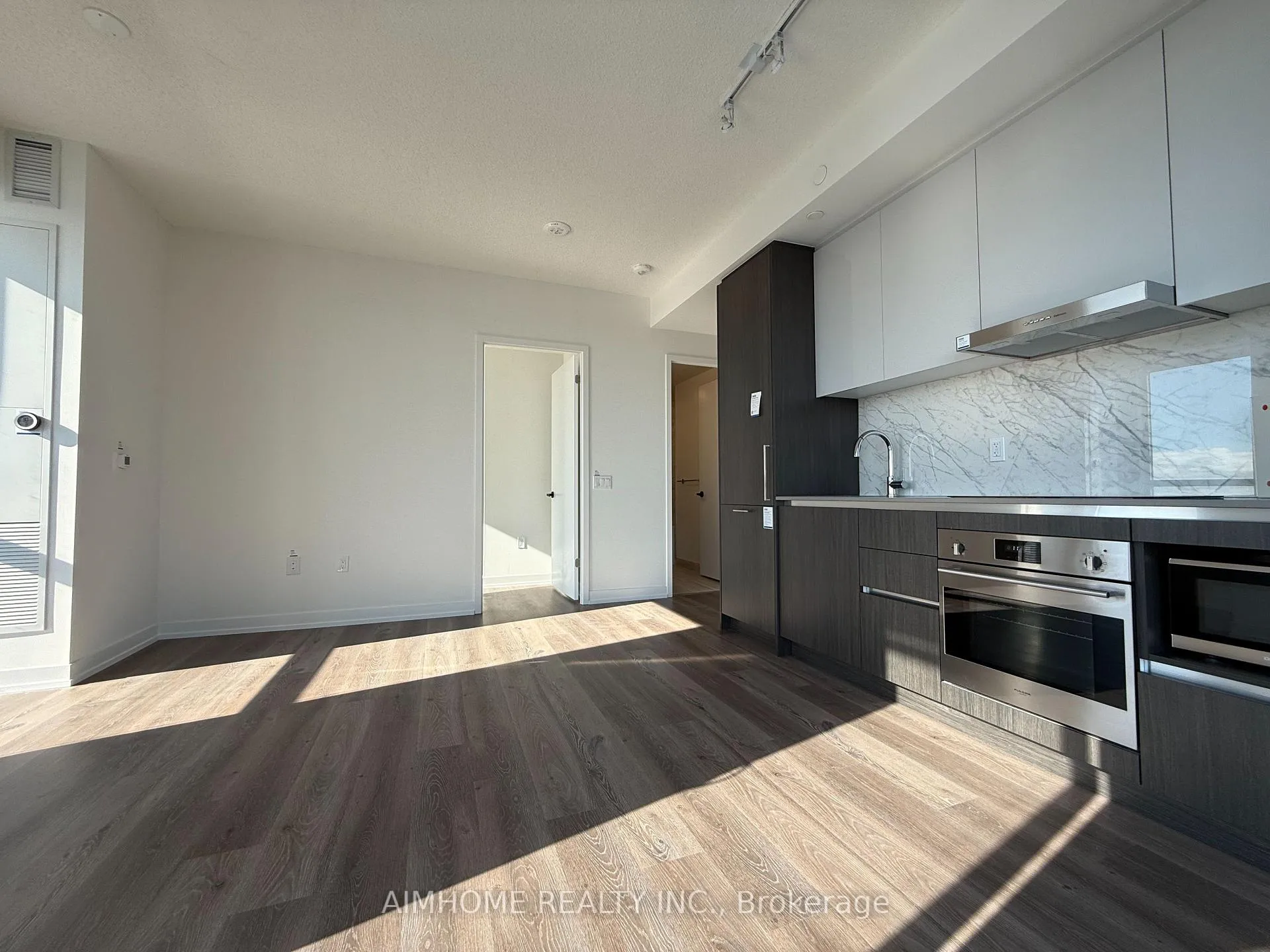 Photo 4 of Unit 6002, 225 Commerce Street, Vaughan, Vaughan Corporate Centre — HOMEH
