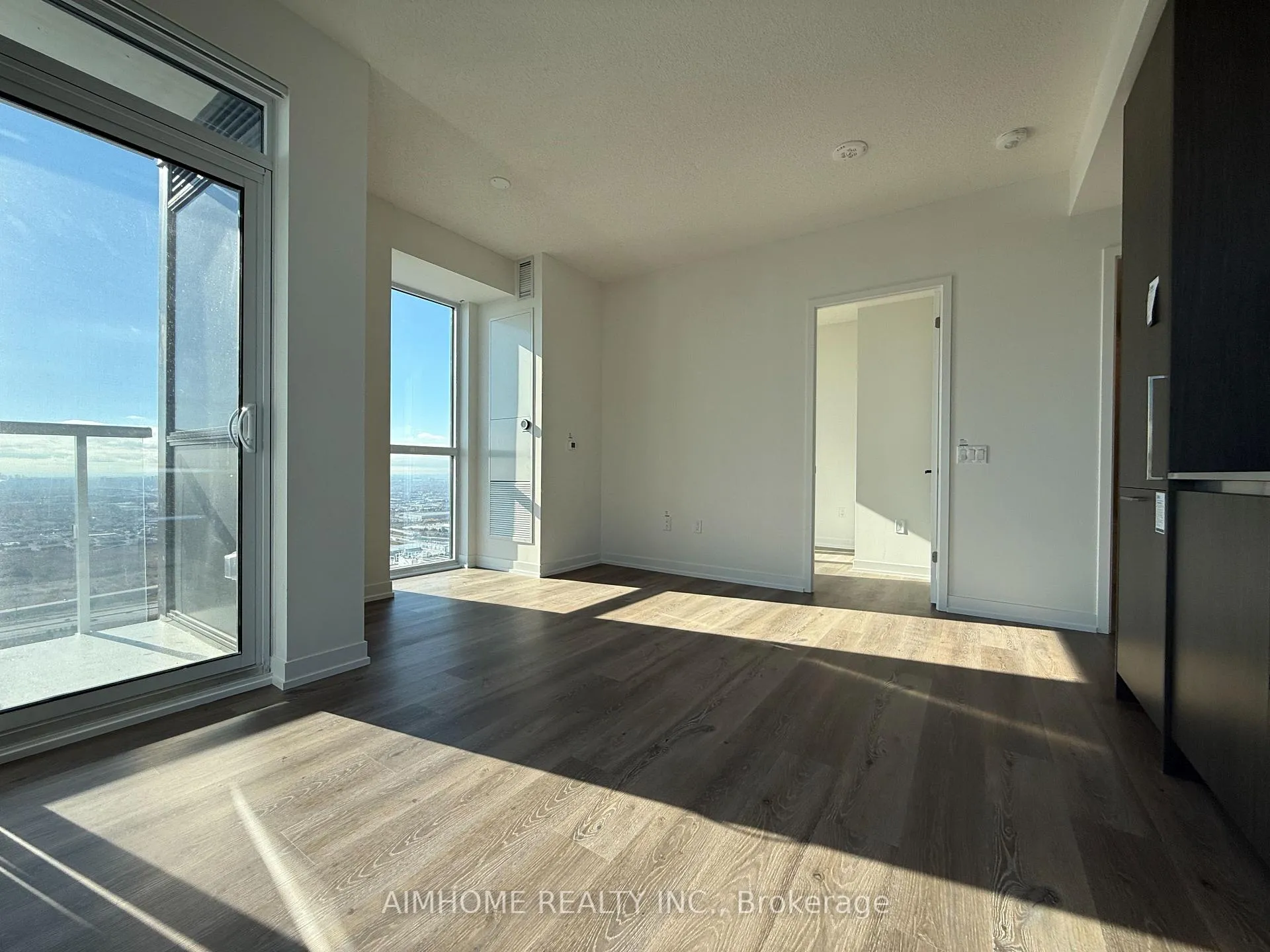 Photo 5 of Unit 6002, 225 Commerce Street, Vaughan, Vaughan Corporate Centre — HOMEH