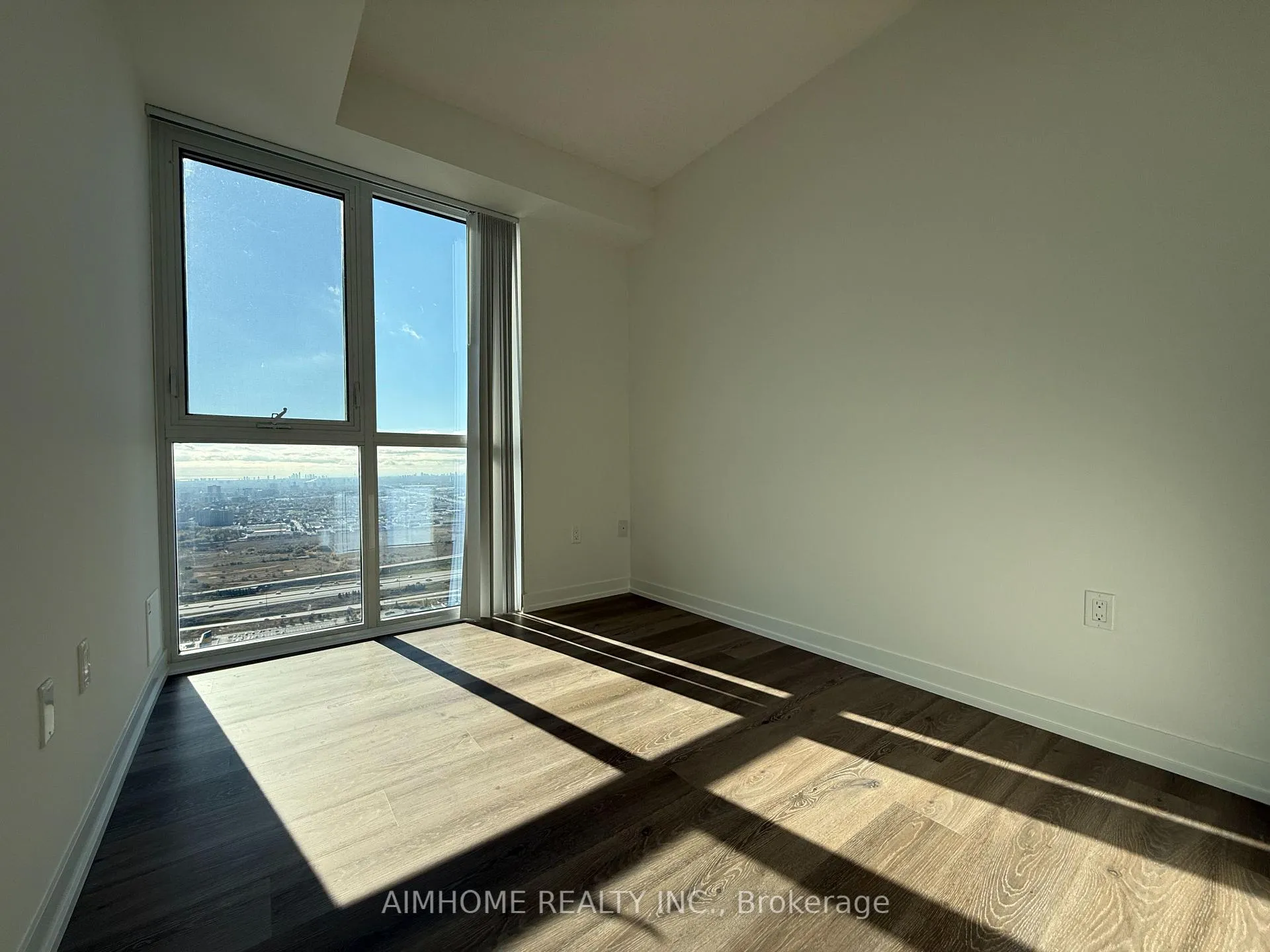 Photo 10 of Unit 6002, 225 Commerce Street, Vaughan, Vaughan Corporate Centre — HOMEH