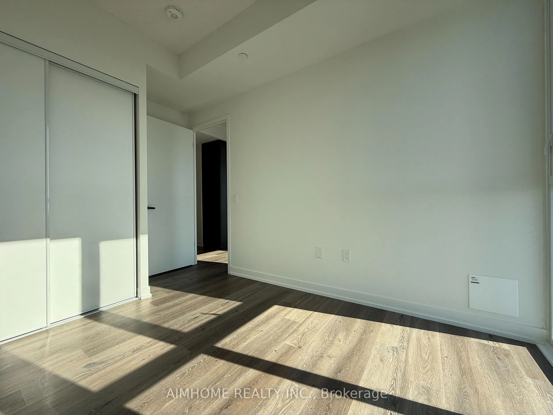 Photo 11 of Unit 6002, 225 Commerce Street, Vaughan, Vaughan Corporate Centre — HOMEH