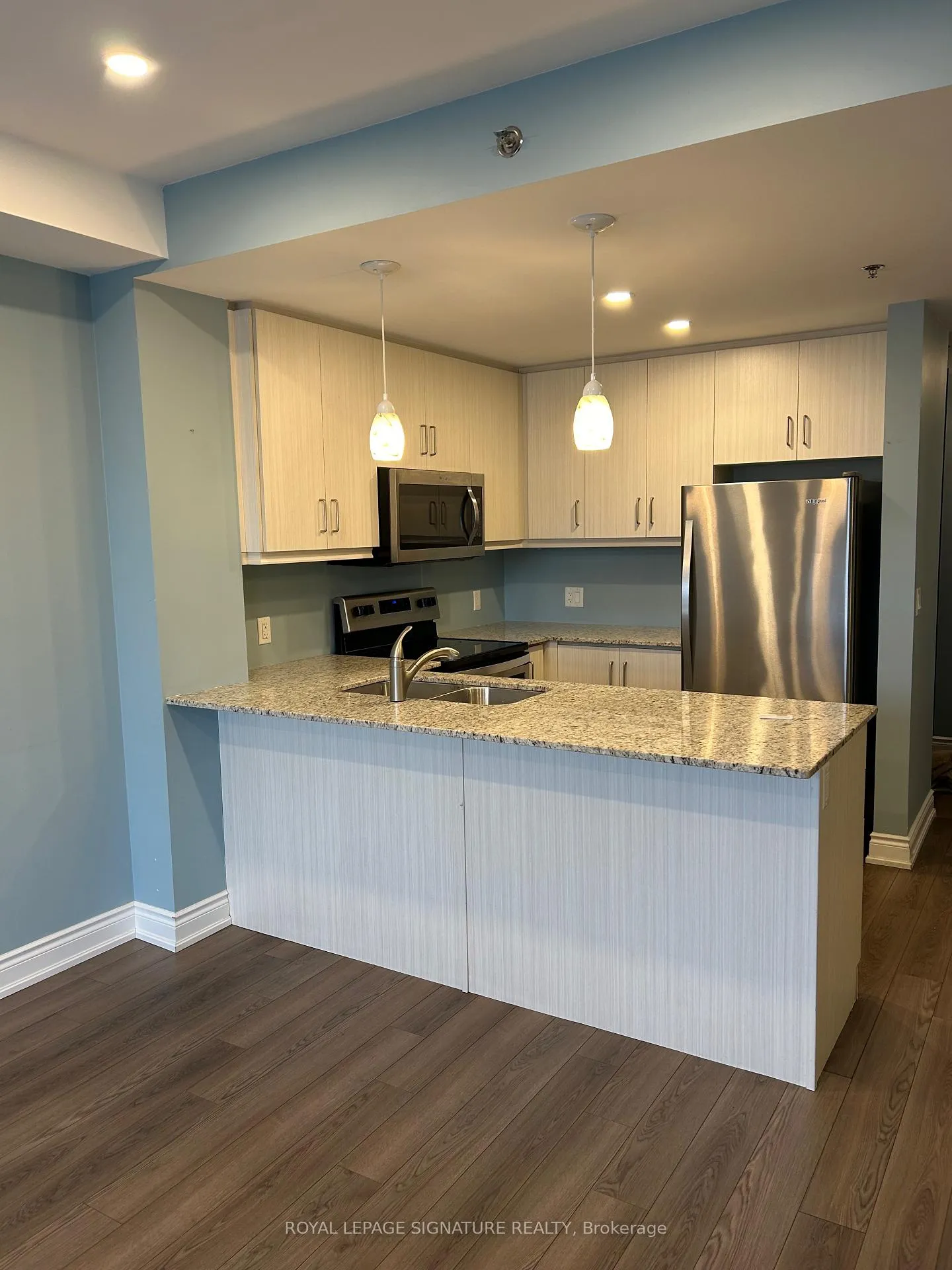 Photo 4 of Unit 321, 21 Brookhouse Drive, Clarington, Newcastle — HOMEH