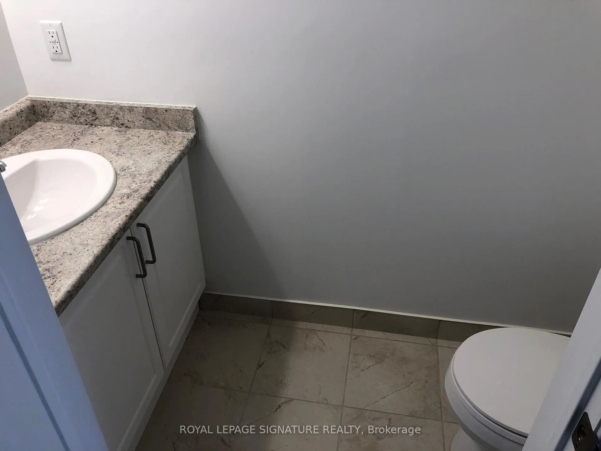 Photo 13 of Unit 321, 21 Brookhouse Drive, Clarington, Newcastle — HOMEH
