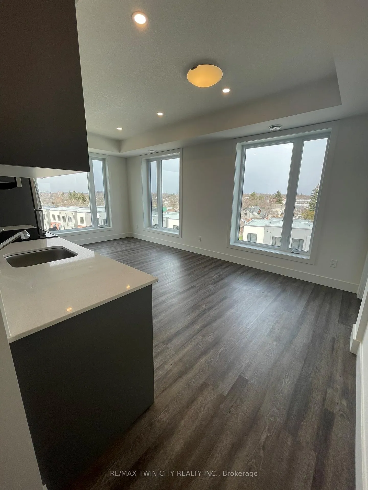 Photo 11 of Unit 601, 107 Roger Street, Waterloo, Uptown Waterloo — HOMEH