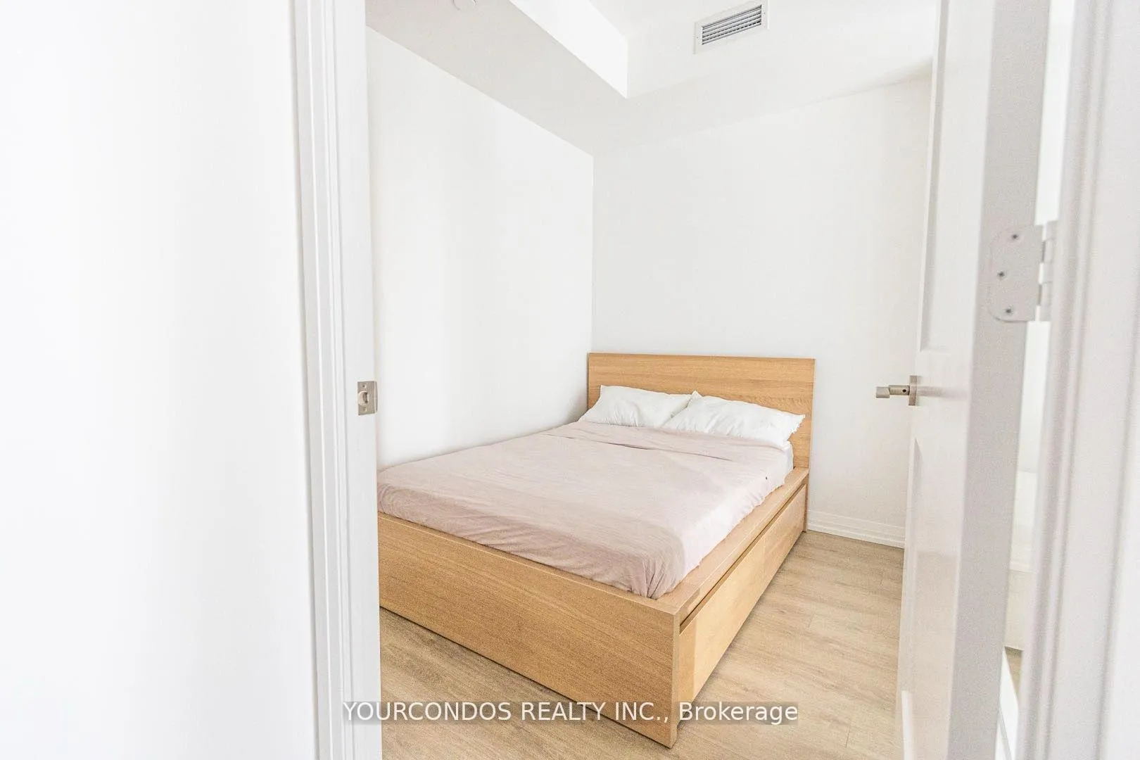 Photo 9 of Unit 2911, 8 Widmer Street, Toronto, Waterfront Communities — HOMEH