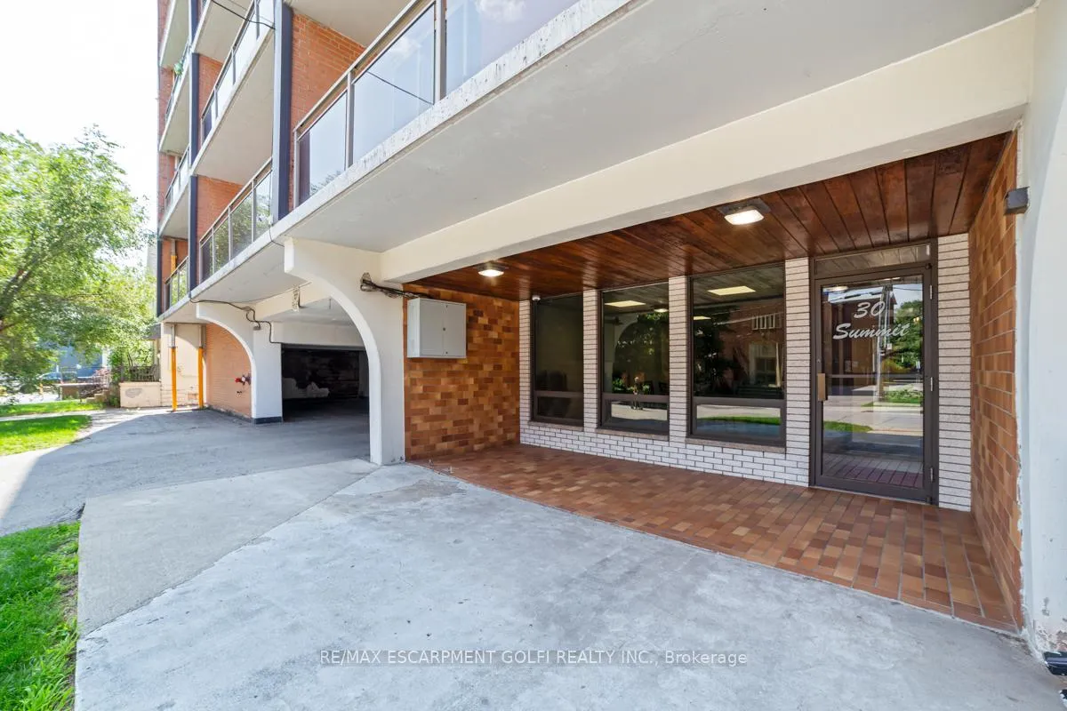 Photo 3 of Unit 501, 30 Summit Avenue, Hamilton, Eastmount — HOMEH