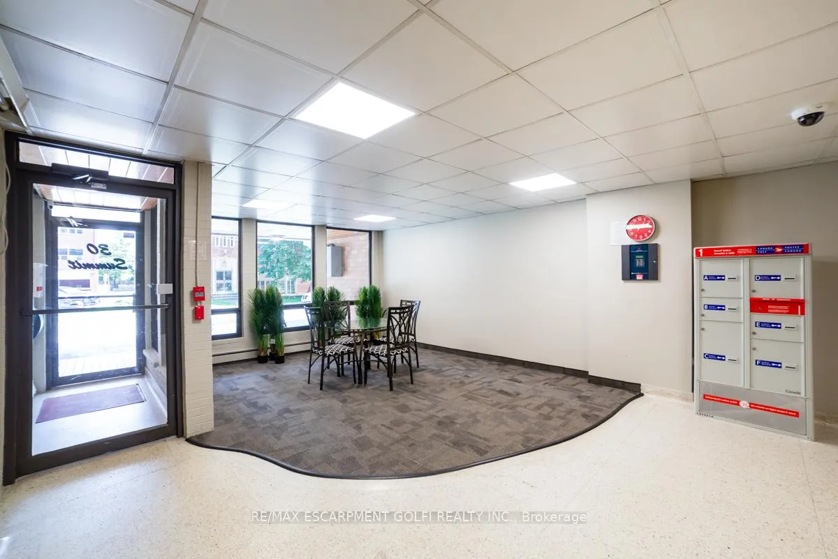 Photo 4 of Unit 501, 30 Summit Avenue, Hamilton, Eastmount — HOMEH