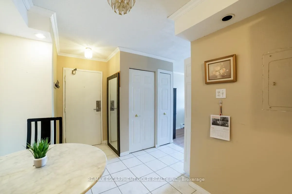 Photo 8 of Unit 501, 30 Summit Avenue, Hamilton, Eastmount — HOMEH