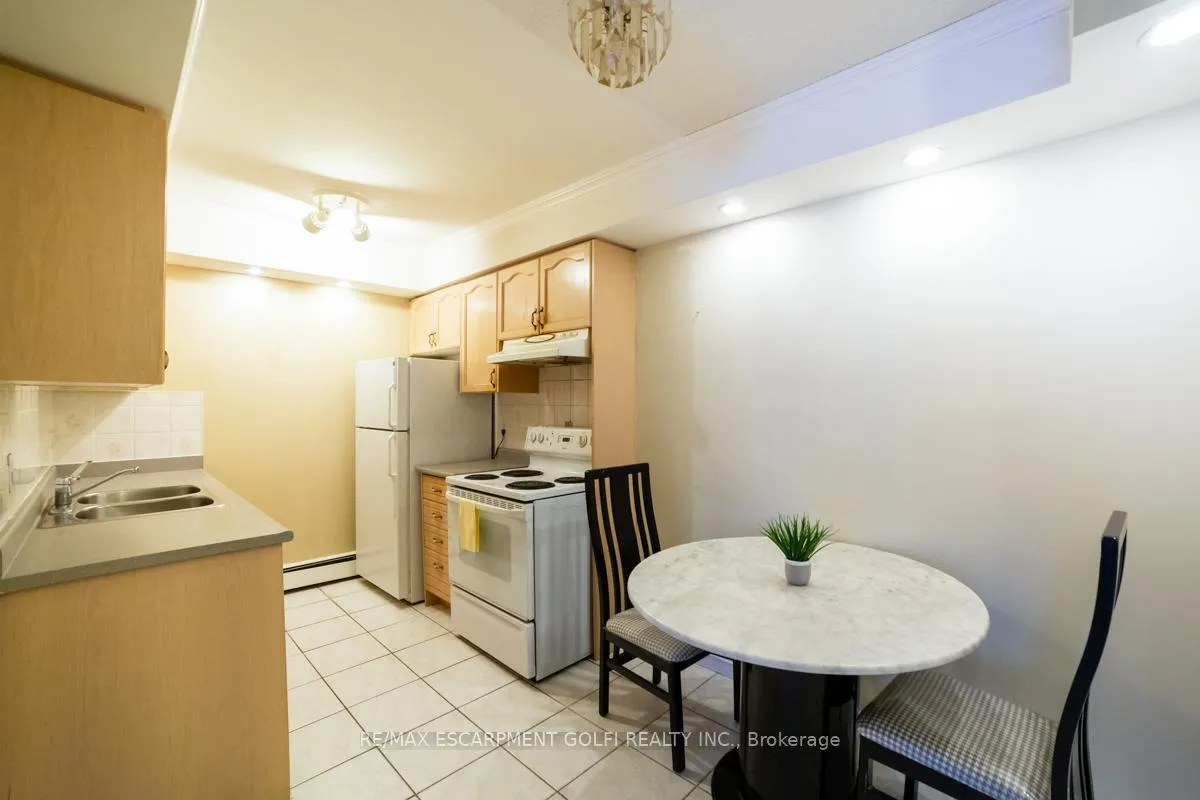 Photo 9 of Unit 501, 30 Summit Avenue, Hamilton, Eastmount — HOMEH
