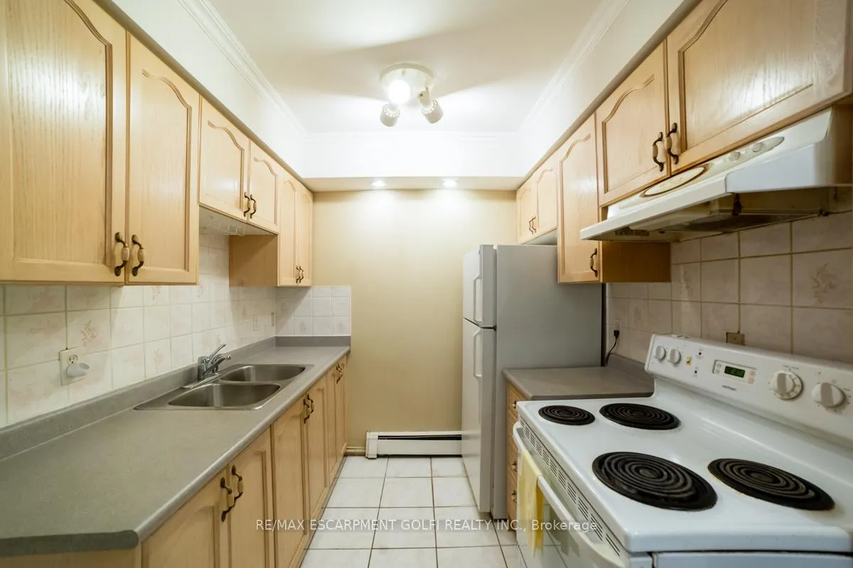 Photo 10 of Unit 501, 30 Summit Avenue, Hamilton, Eastmount — HOMEH