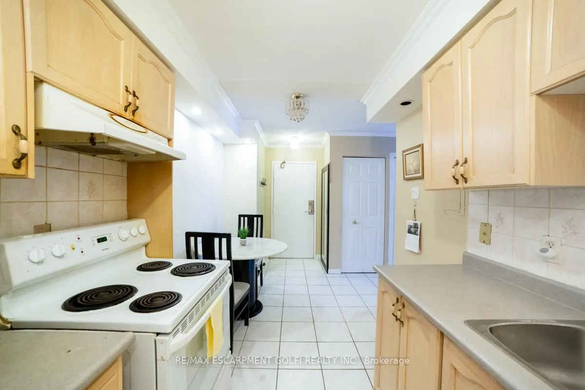 Photo 11 of Unit 501, 30 Summit Avenue, Hamilton, Eastmount — HOMEH