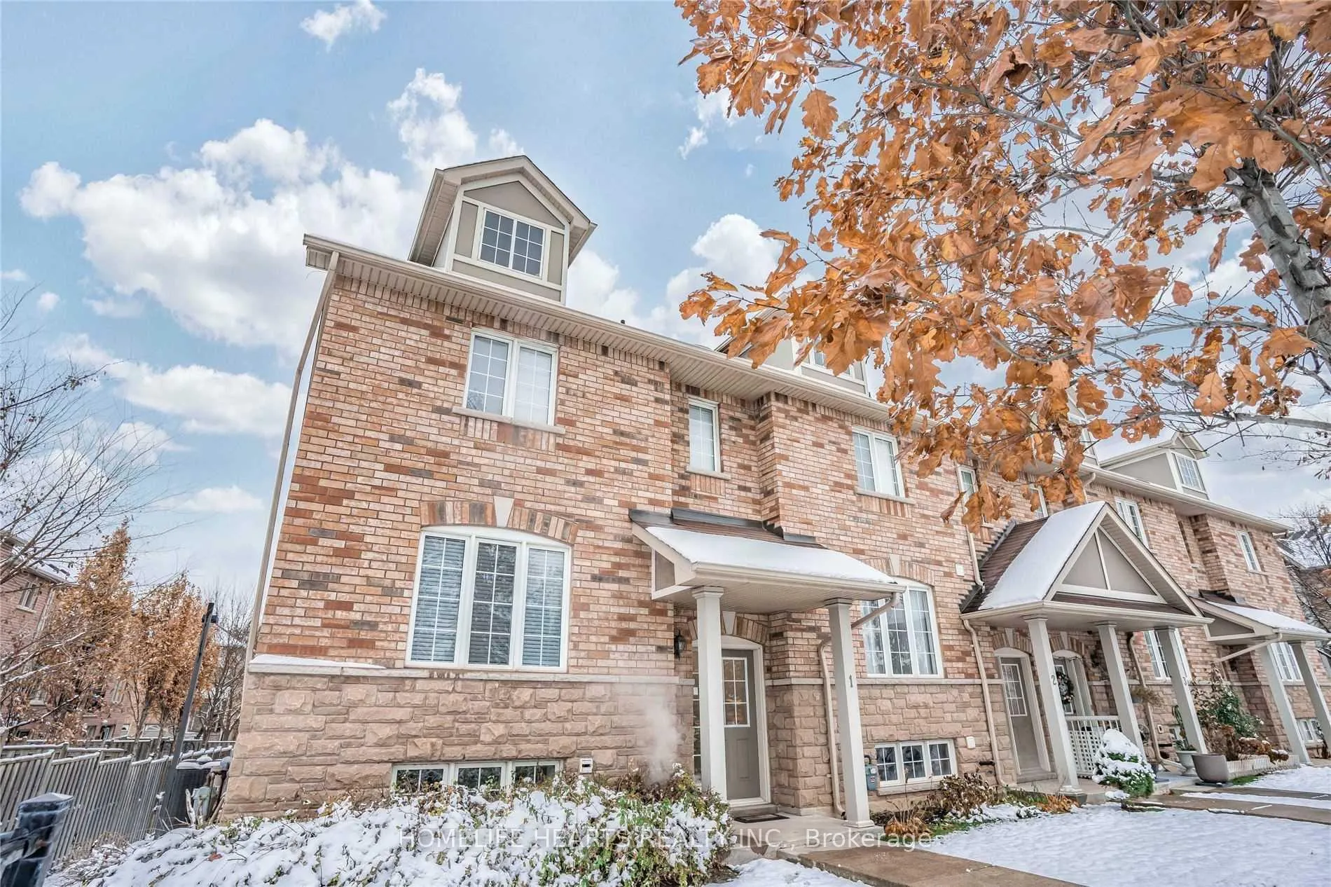 Photo 2 of Unit 1, 2360 Britannia Road, Mississauga, Erin Mills — HOMEH