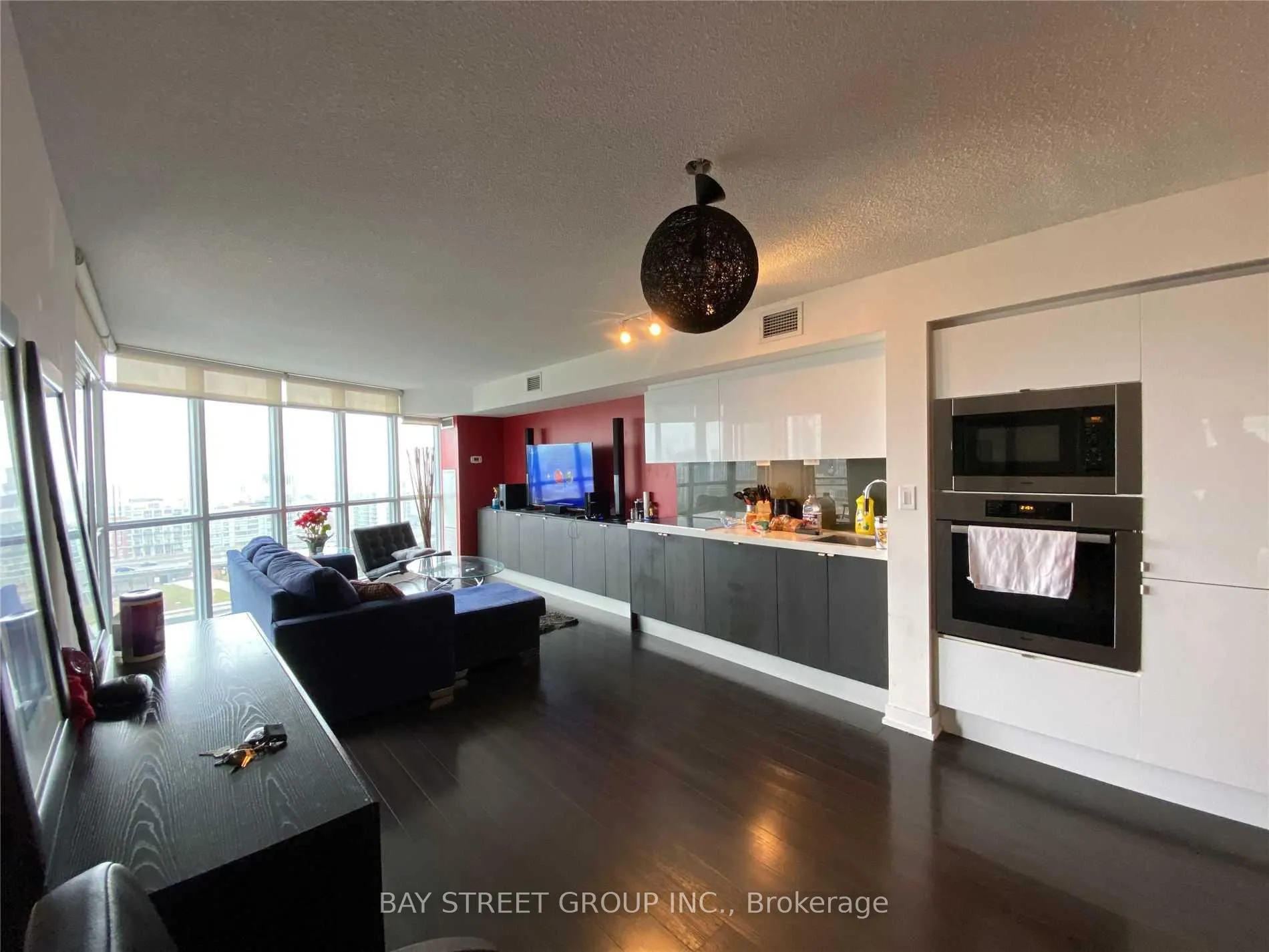 Photo 6 of Unit 1906, 21 Iceboat Terrace, Toronto, Waterfront Communities — HOMEH