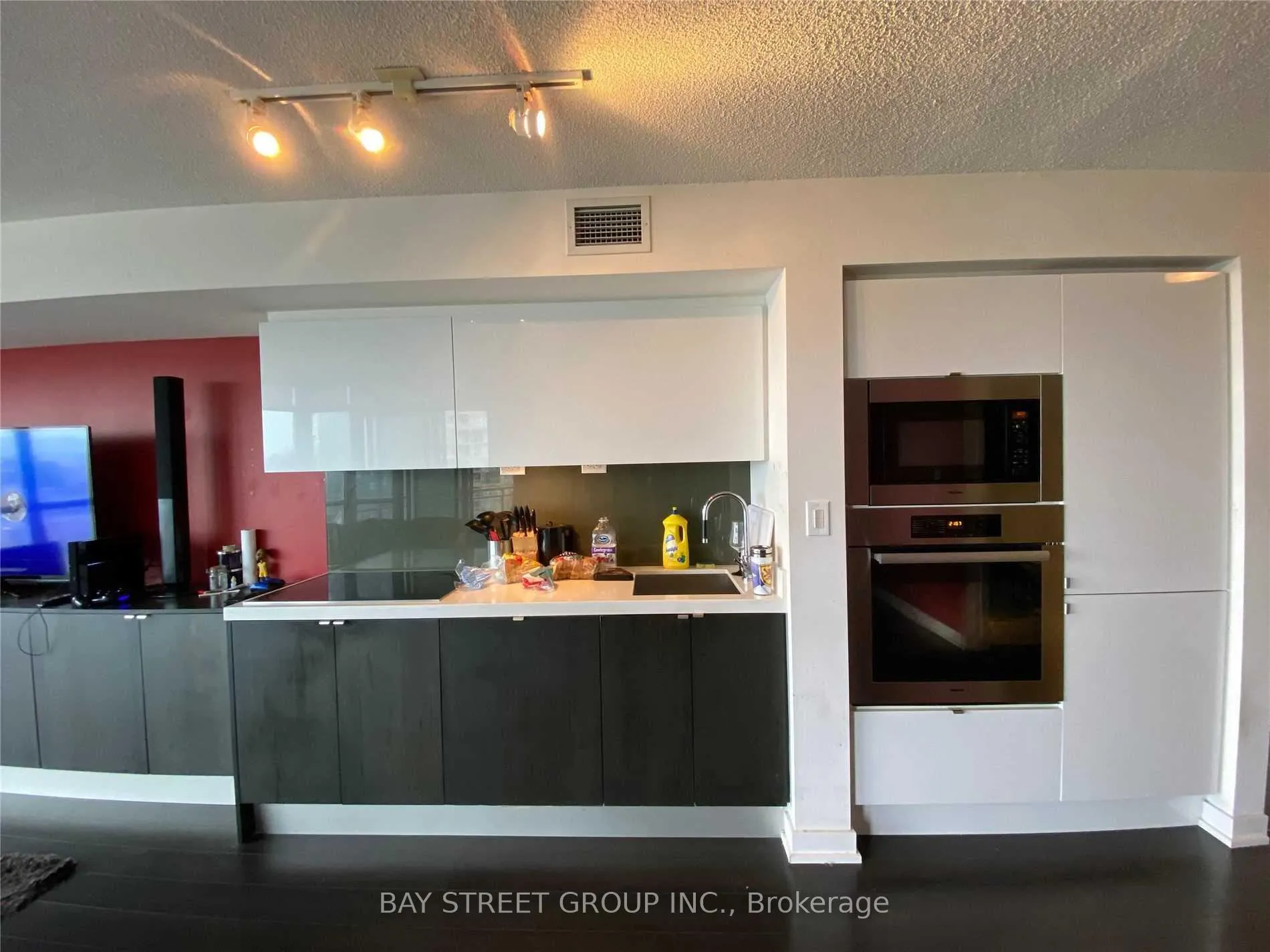 Photo 7 of Unit 1906, 21 Iceboat Terrace, Toronto, Waterfront Communities — HOMEH