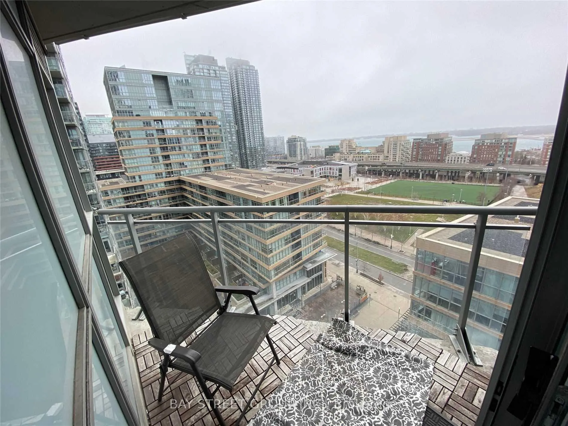 Photo 8 of Unit 1906, 21 Iceboat Terrace, Toronto, Waterfront Communities — HOMEH