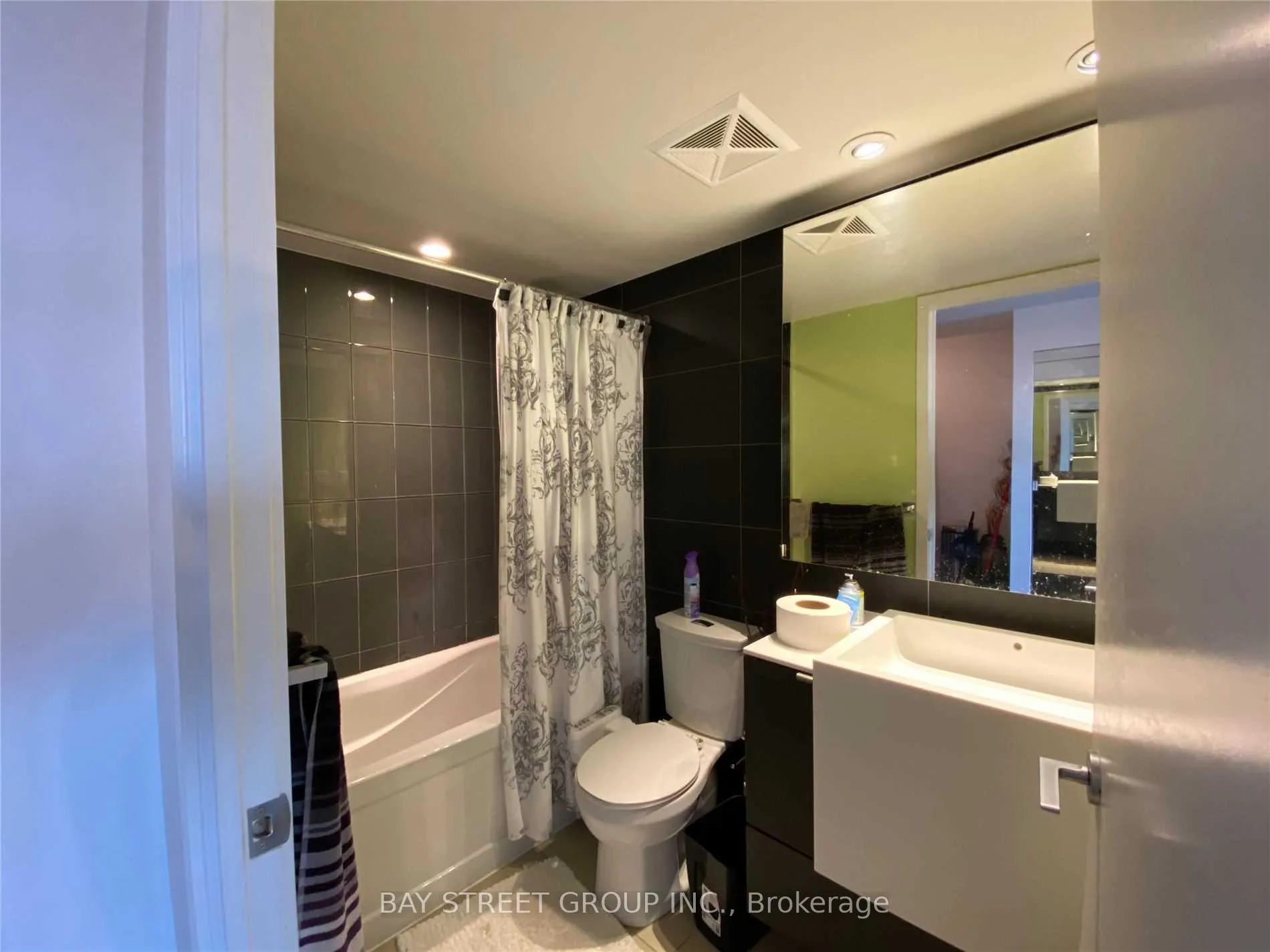 Photo 9 of Unit 1906, 21 Iceboat Terrace, Toronto, Waterfront Communities — HOMEH