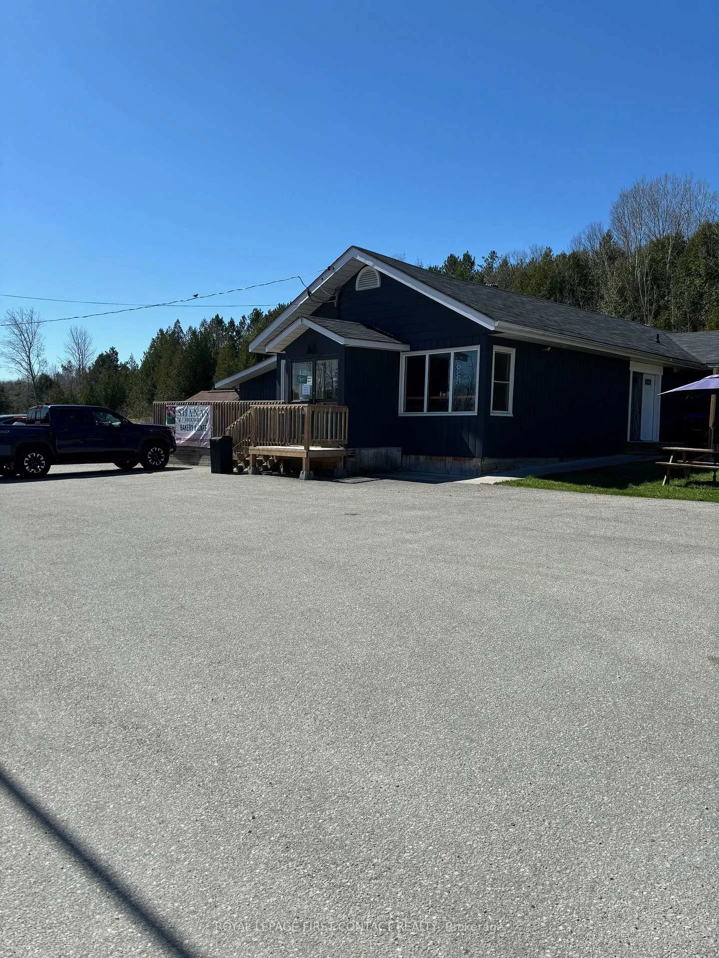Photo 2 of 14458 12 Road, Tay, Rural Tay — HOMEH