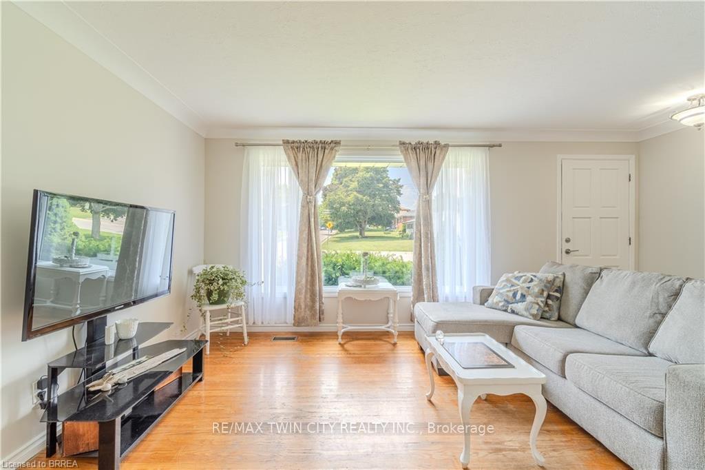 Photo 3 of 63 Market Street, Brant, Paris — HOMEH