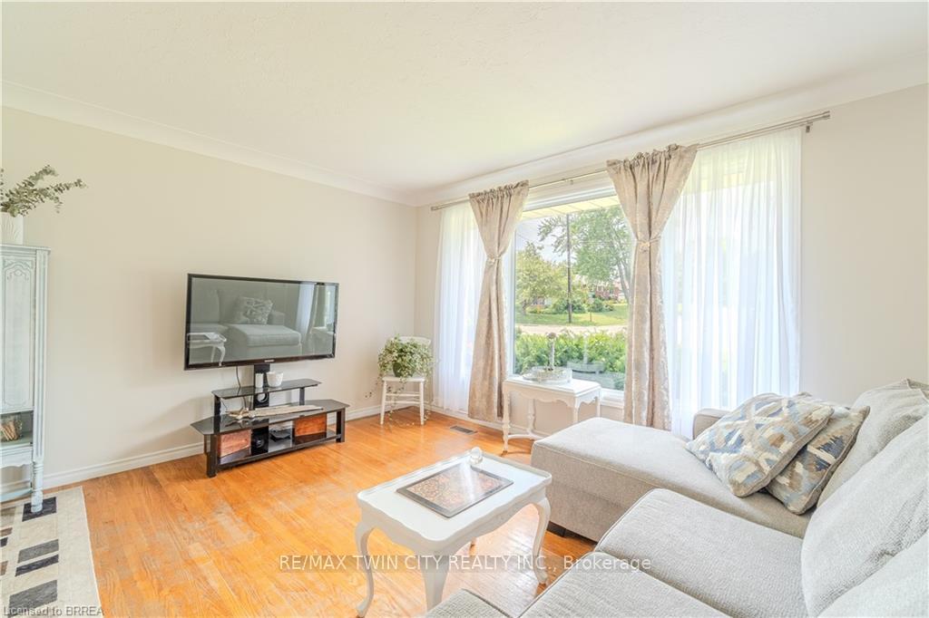 Photo 4 of 63 Market Street, Brant, Paris — HOMEH