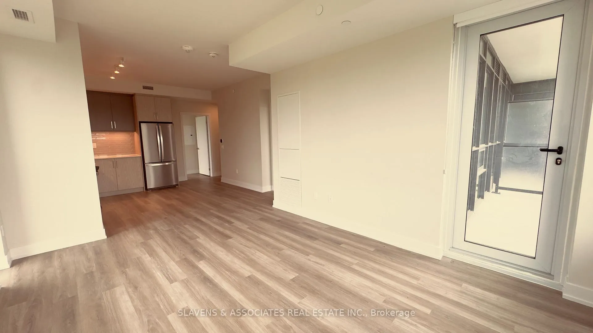 Photo 8 of Unit 814, 41 Johnson Street, Barrie, North Shore — HOMEH
