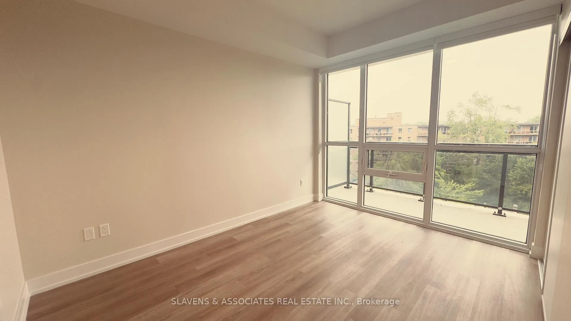 Photo 12 of Unit 814, 41 Johnson Street, Barrie, North Shore — HOMEH