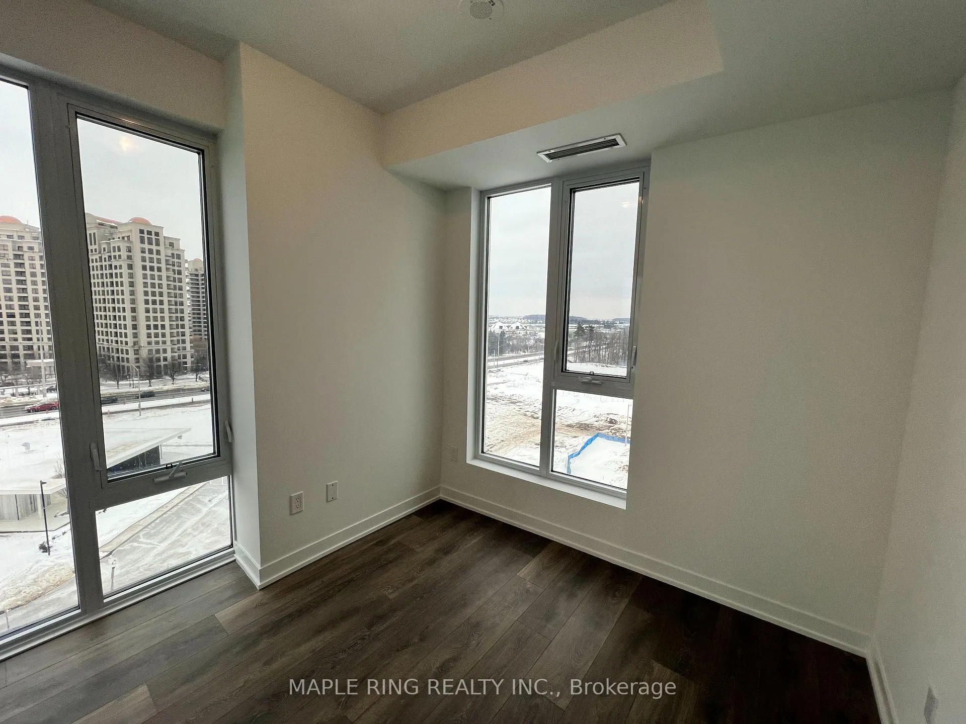 Photo 7 of Unit 727, 498 Caldari Road, Vaughan, Concord — HOMEH