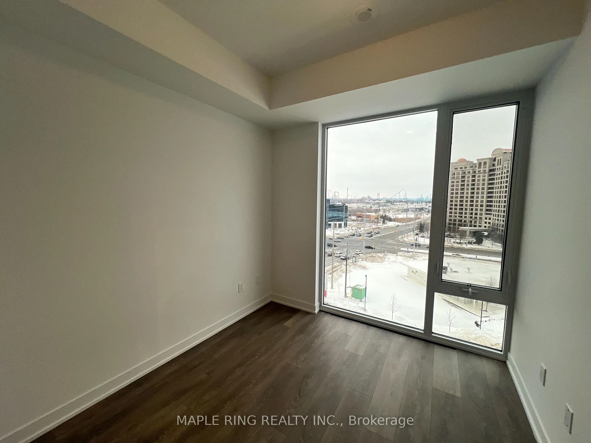 Photo 10 of Unit 727, 498 Caldari Road, Vaughan, Concord — HOMEH