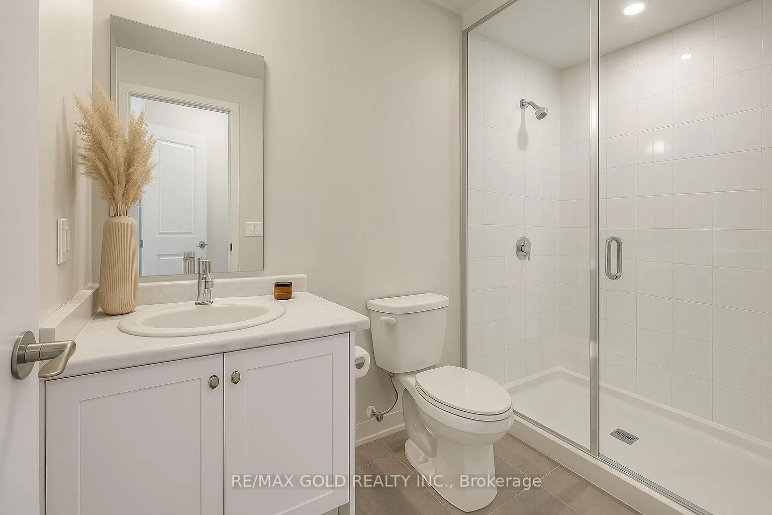 Photo 6 of 58 sky harbour Drive, Brampton, Bram West — HOMEH