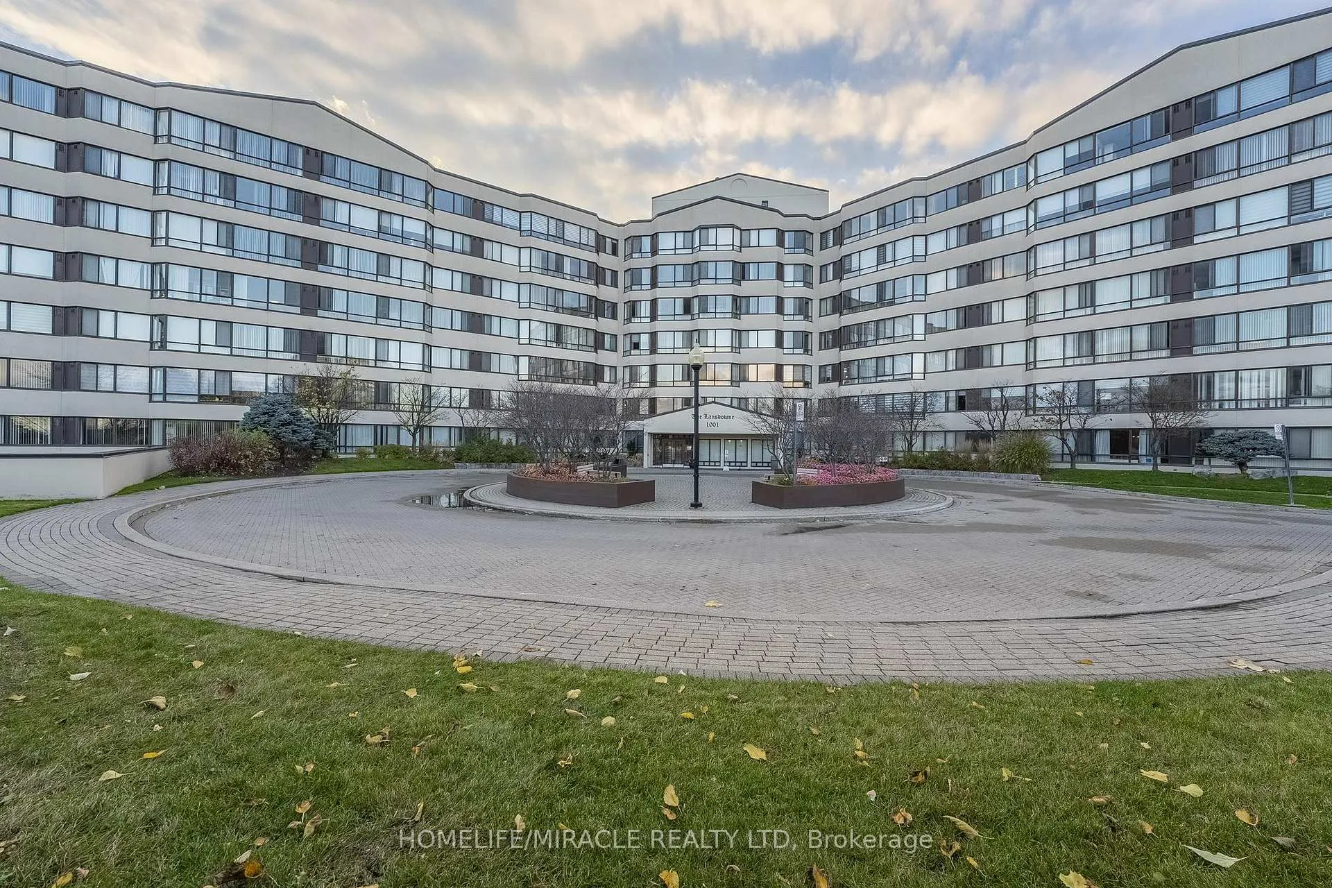 Photo 1 of Unit 714, 1001 Cedarglen Gate, Mississauga, Erindale — HOMEH