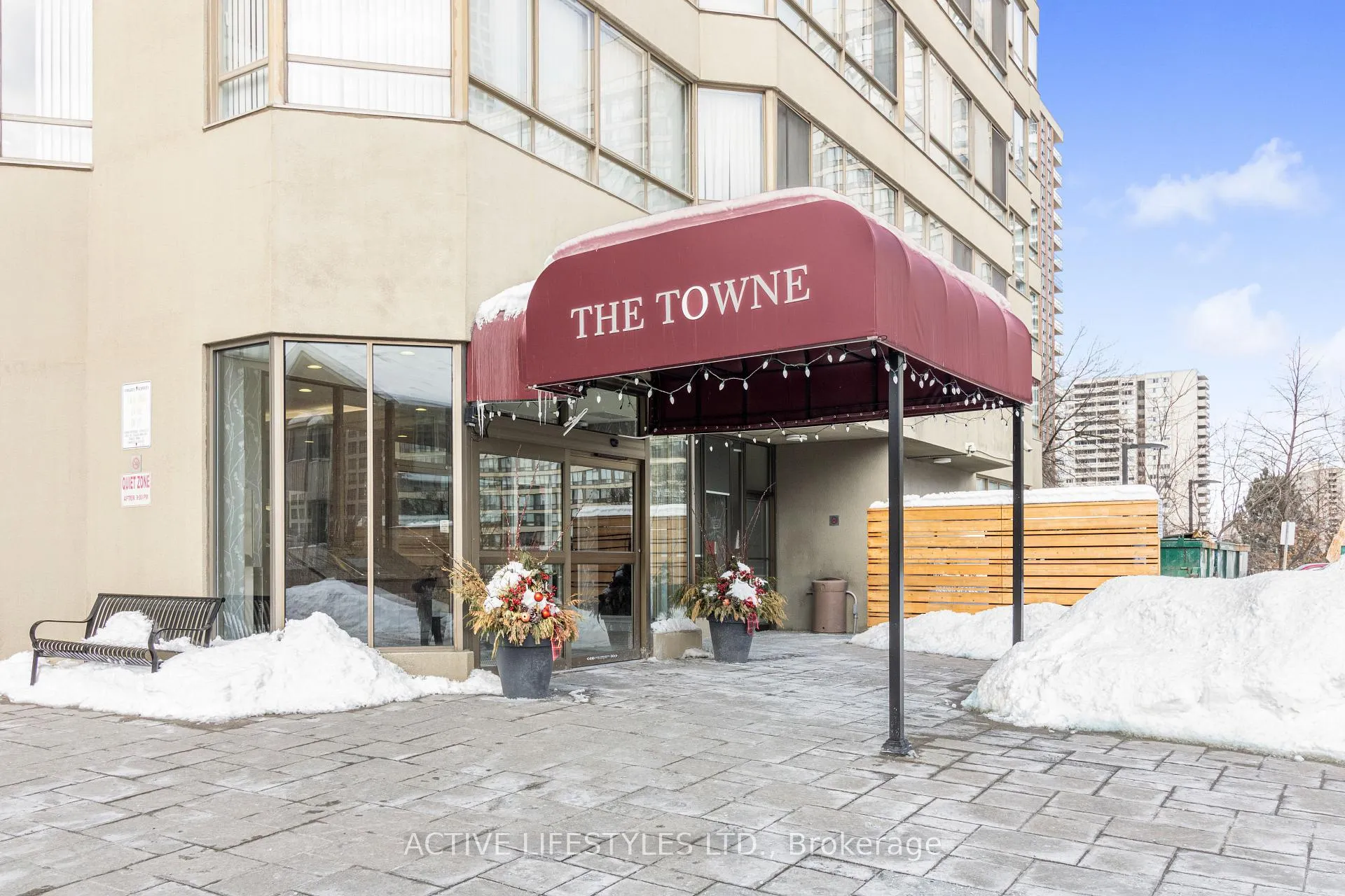 Photo 3 of Unit 802, 3605 Kariya Drive, Mississauga, City Centre — HOMEH