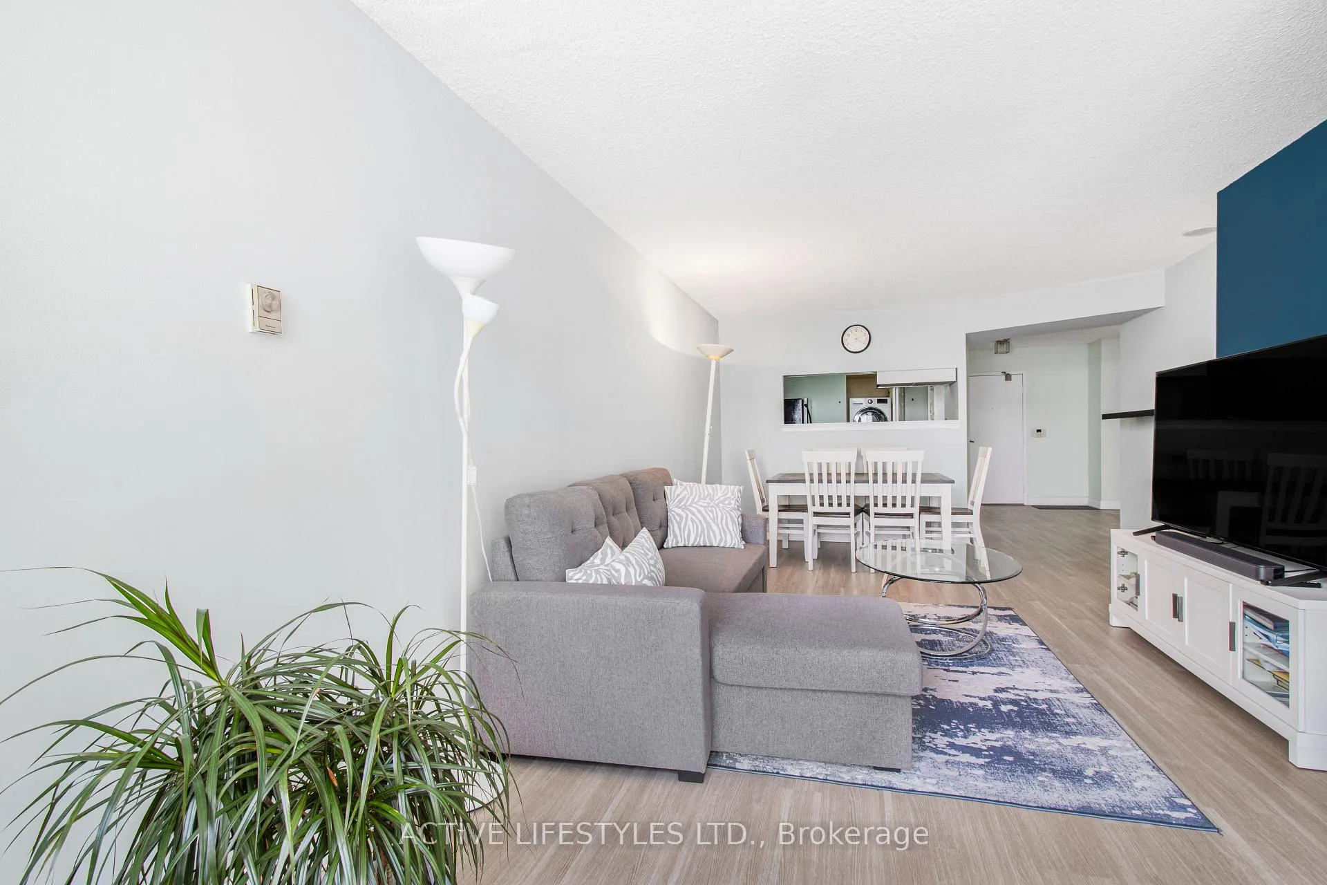 Photo 12 of Unit 802, 3605 Kariya Drive, Mississauga, City Centre — HOMEH