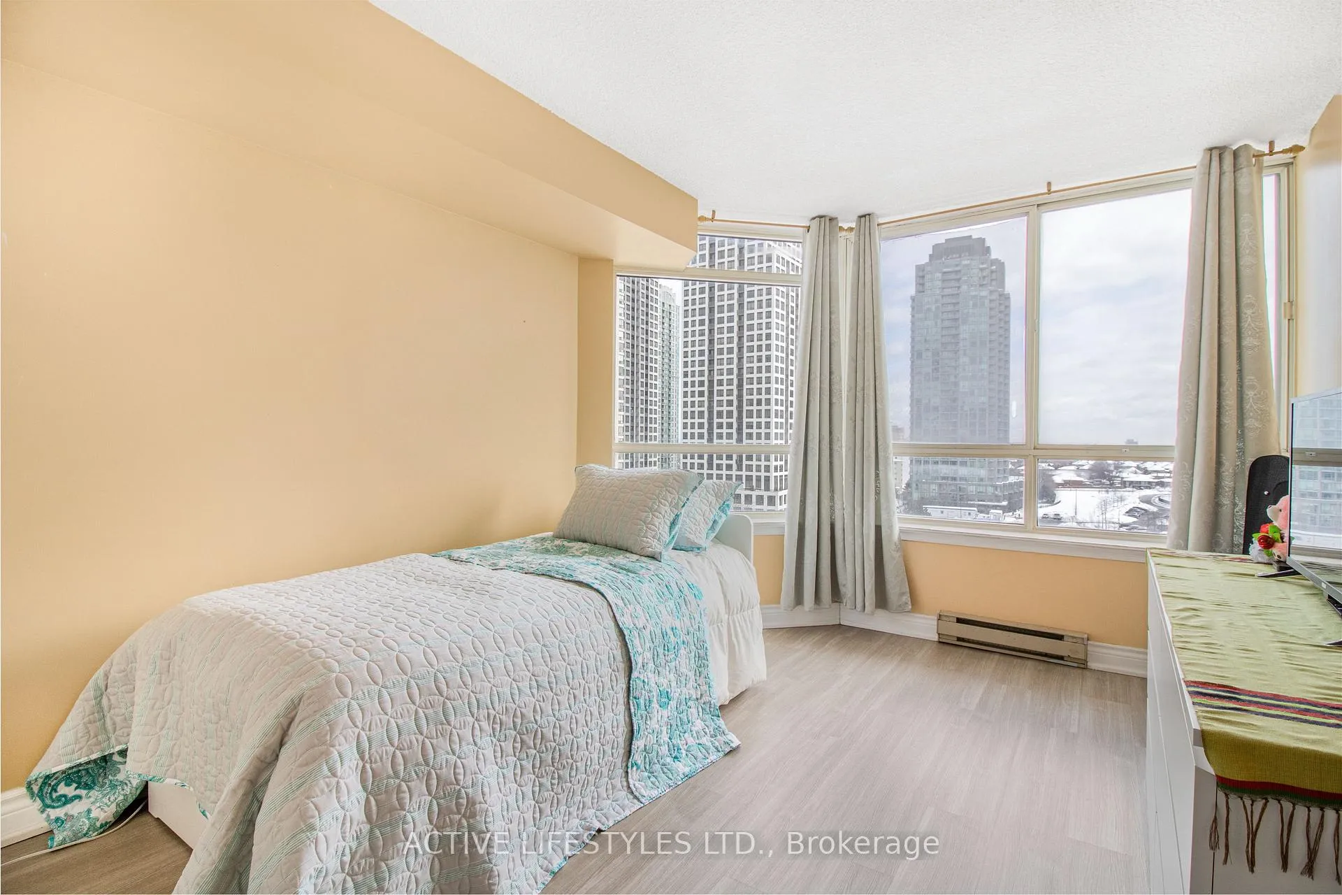 Photo 15 of Unit 802, 3605 Kariya Drive, Mississauga, City Centre — HOMEH