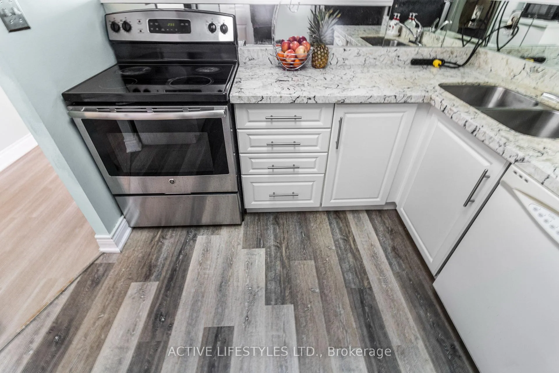 Photo 18 of Unit 802, 3605 Kariya Drive, Mississauga, City Centre — HOMEH