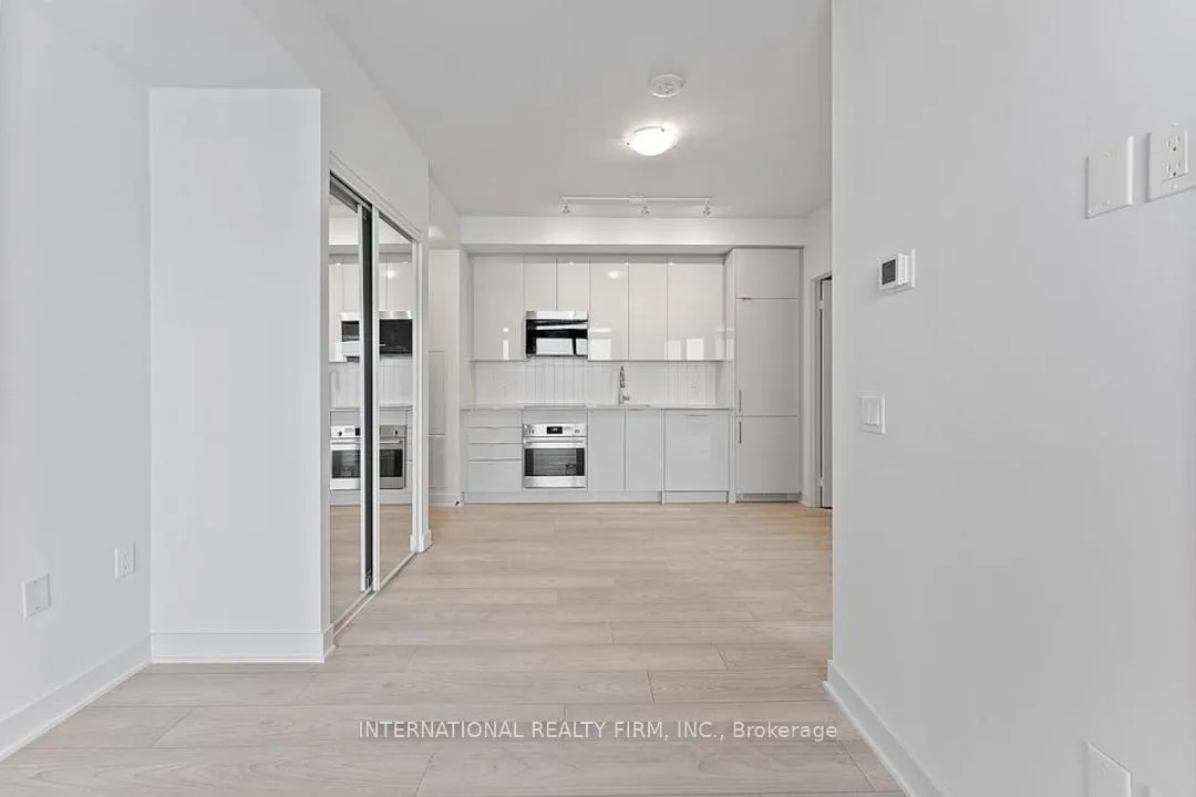 Photo 2 of Unit 4401, 2920 Highway 7 Road, Vaughan, Concord — HOMEH
