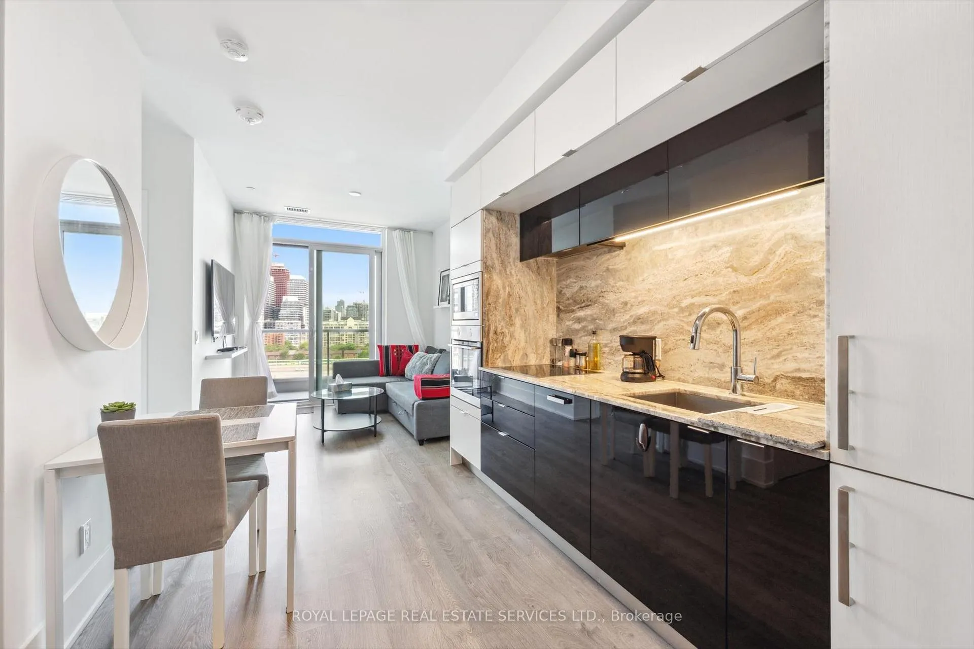 Photo 7 of Unit GPH27, 1 Edgewater Drive, Toronto, Waterfront Communities — HOMEH
