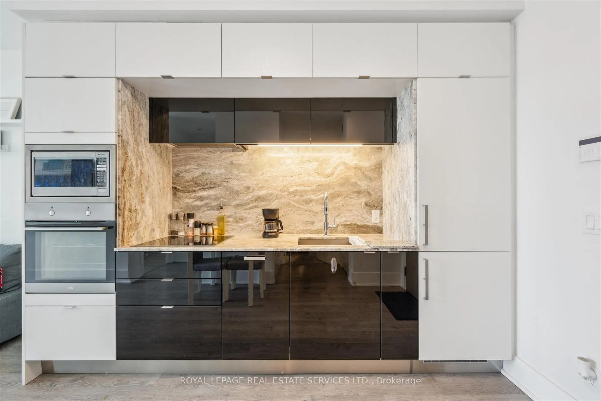 Photo 8 of Unit GPH27, 1 Edgewater Drive, Toronto, Waterfront Communities — HOMEH