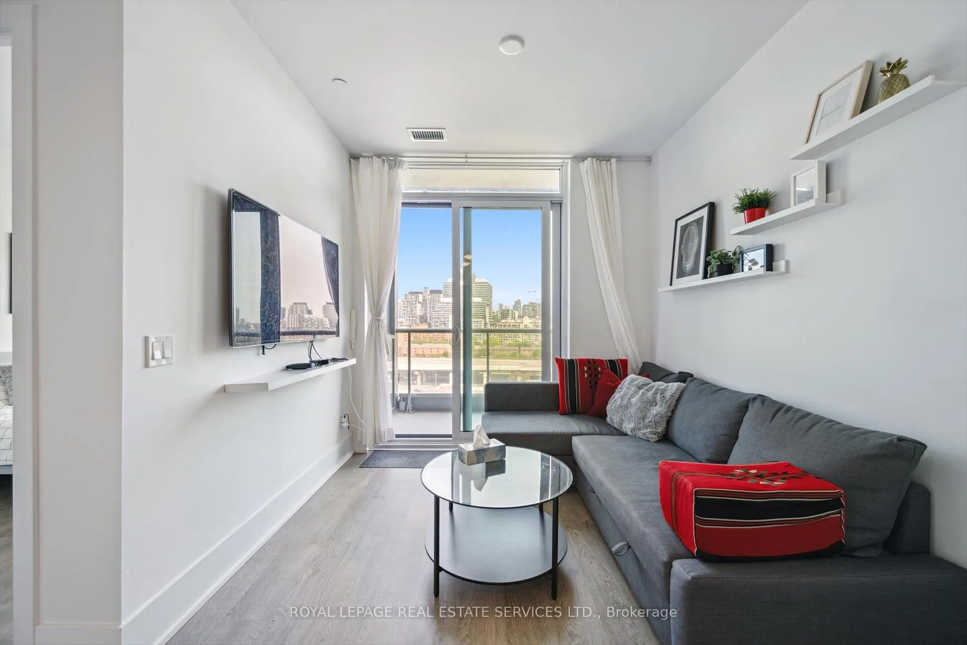 Photo 10 of Unit GPH27, 1 Edgewater Drive, Toronto, Waterfront Communities — HOMEH