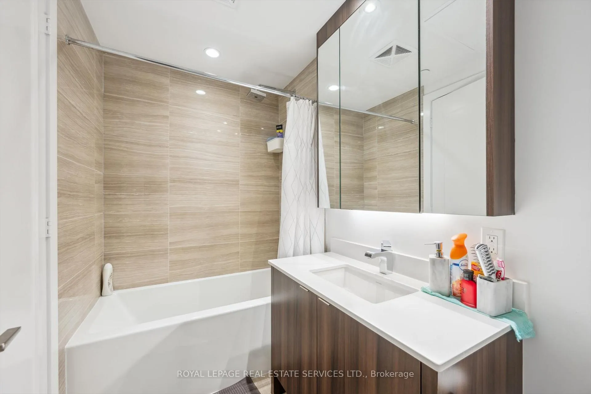 Photo 19 of Unit GPH27, 1 Edgewater Drive, Toronto, Waterfront Communities — HOMEH