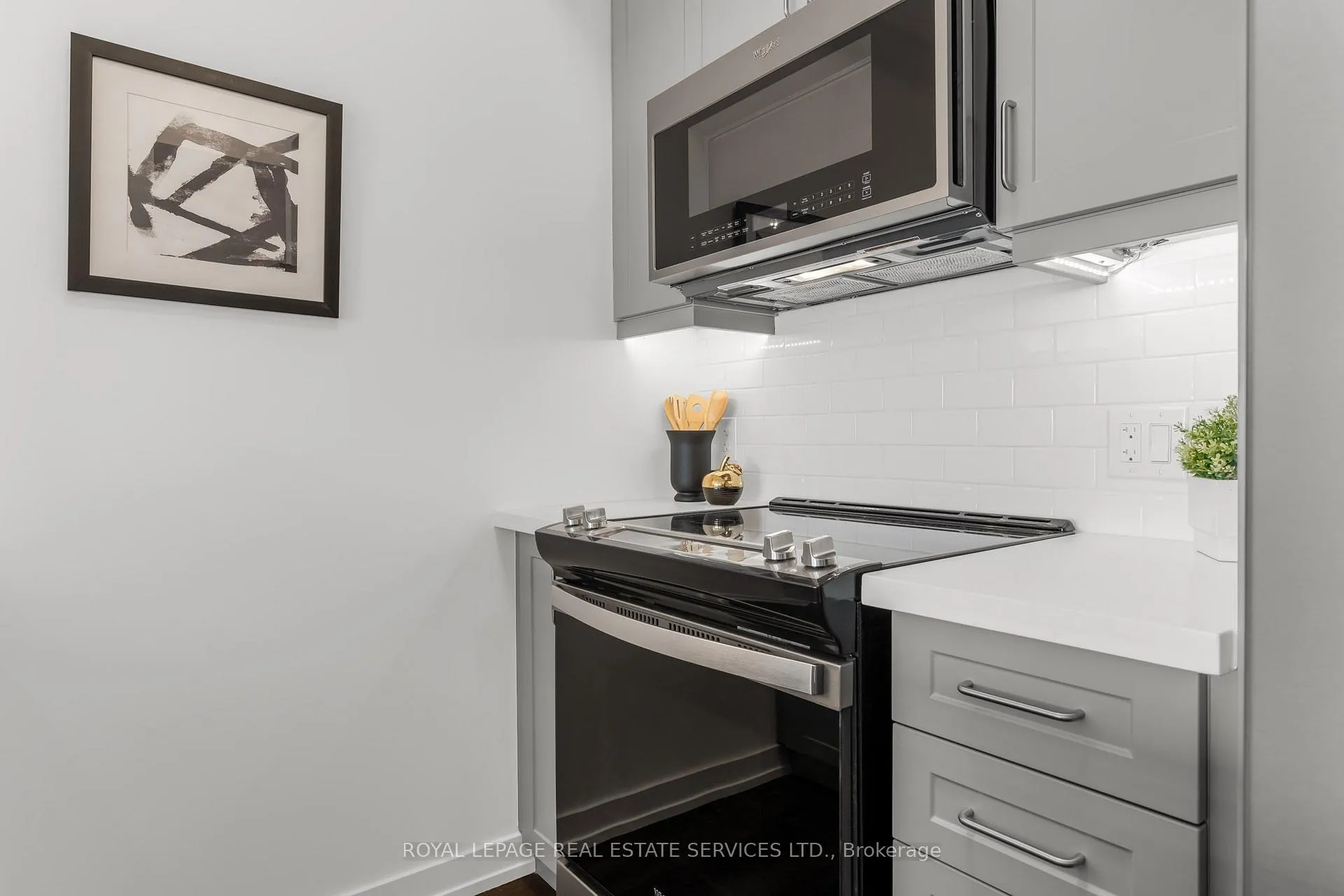 Photo 11 of Unit 1203, 460 Dundas Street E, Hamilton, Waterdown — HOMEH