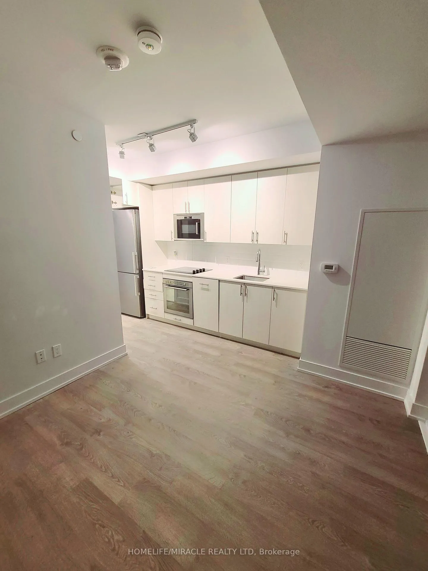 Photo 3 of Unit 603, 2550 Simcoe Street N, Oshawa, Windfields — HOMEH