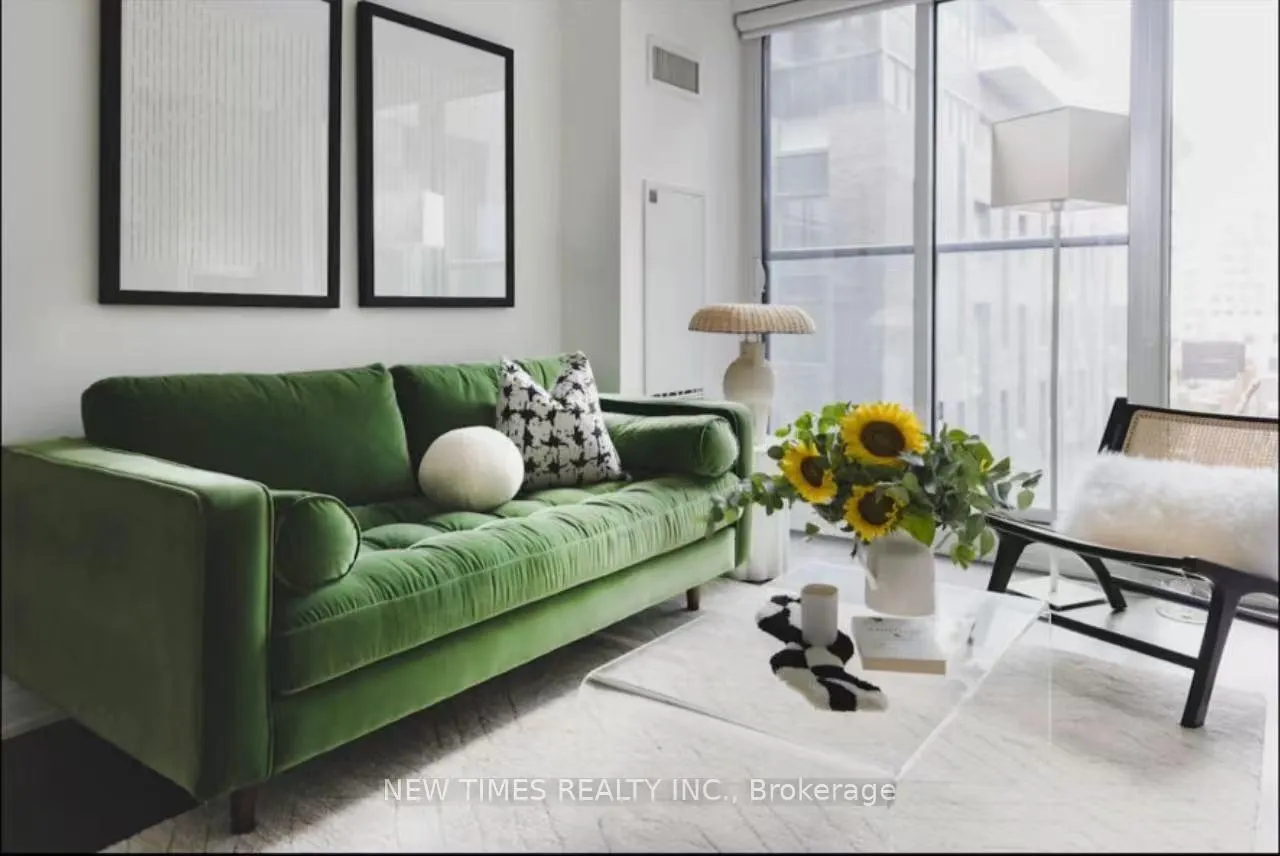 Photo 3 of Unit 723, 115 Blue Jays Way, Toronto, Waterfront Communities — HOMEH