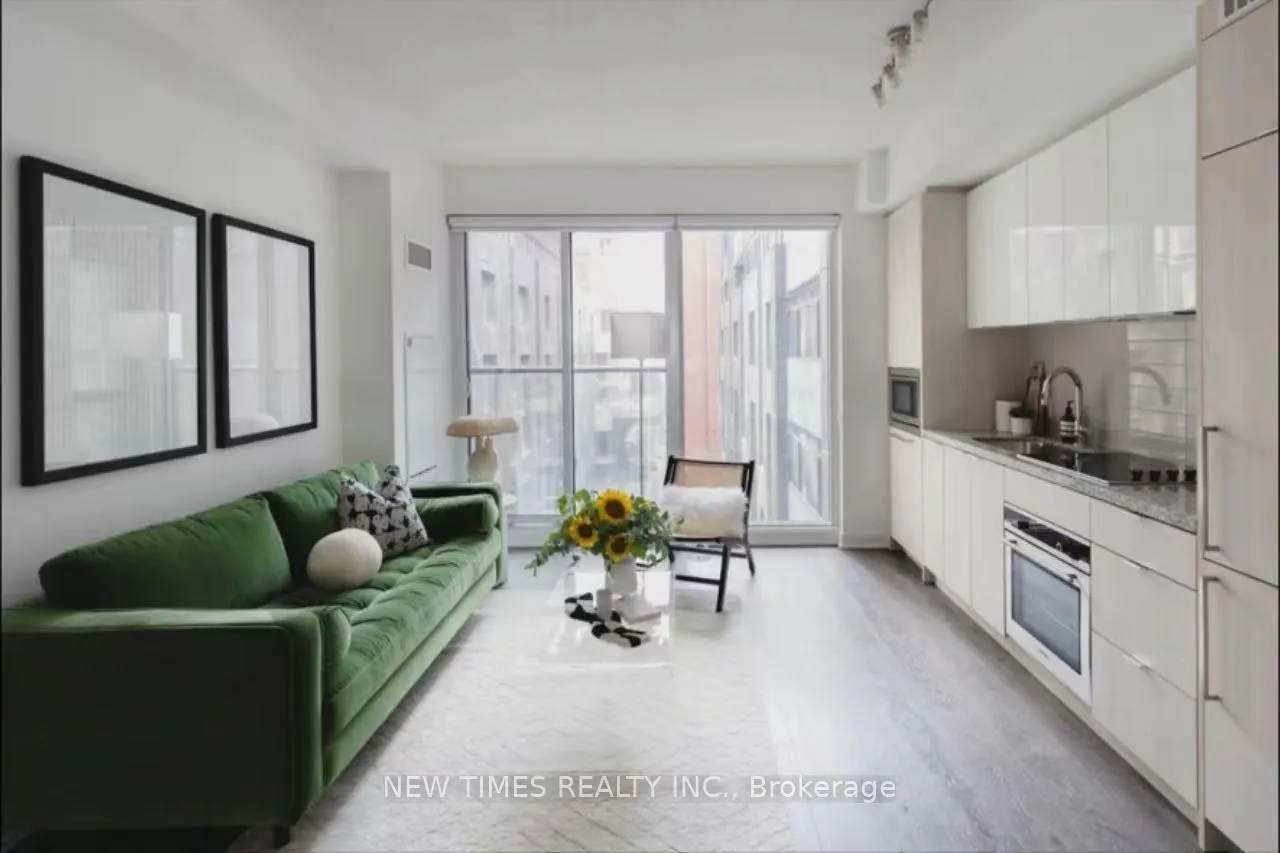 Photo 4 of Unit 723, 115 Blue Jays Way, Toronto, Waterfront Communities — HOMEH