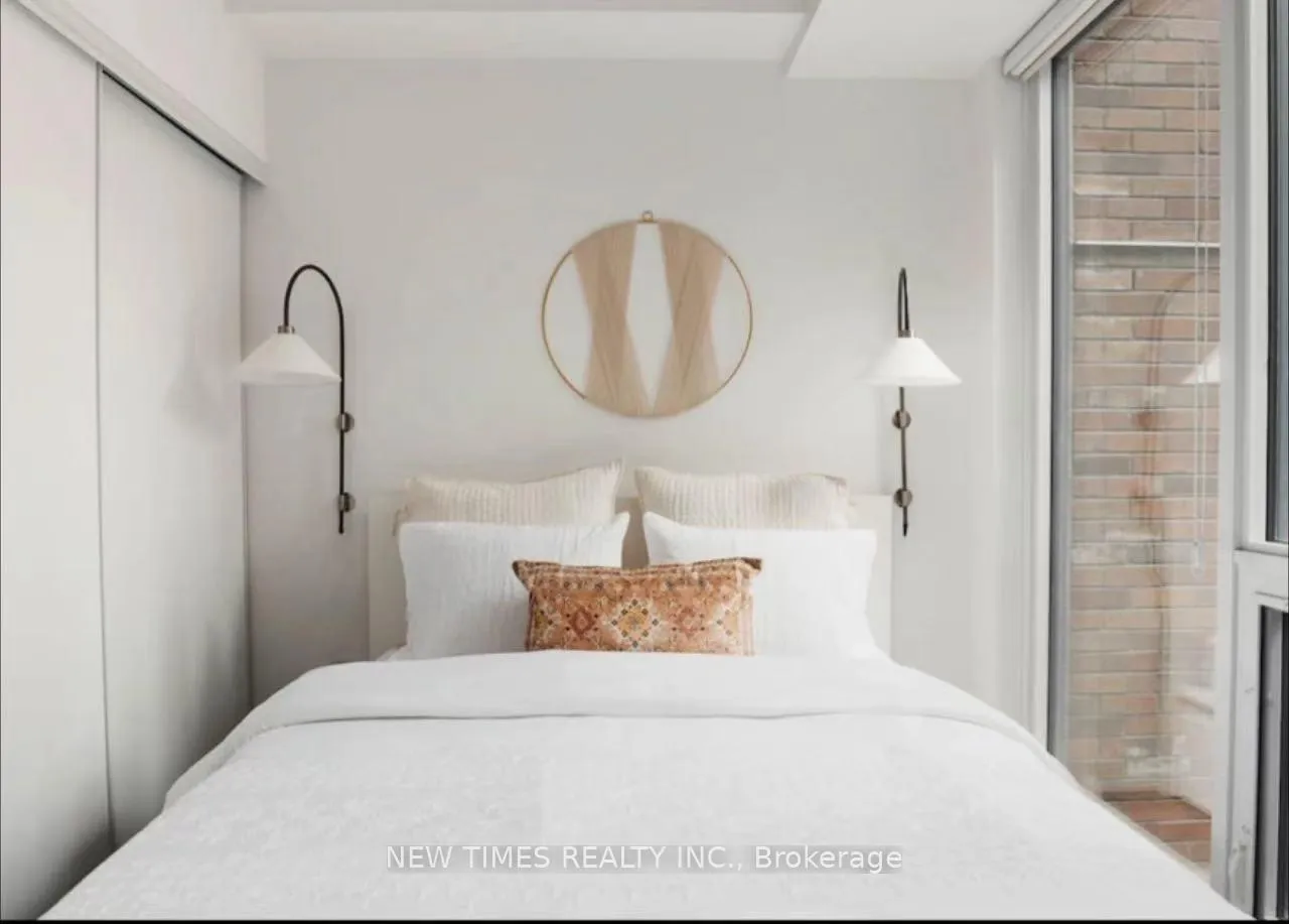 Photo 7 of Unit 723, 115 Blue Jays Way, Toronto, Waterfront Communities — HOMEH