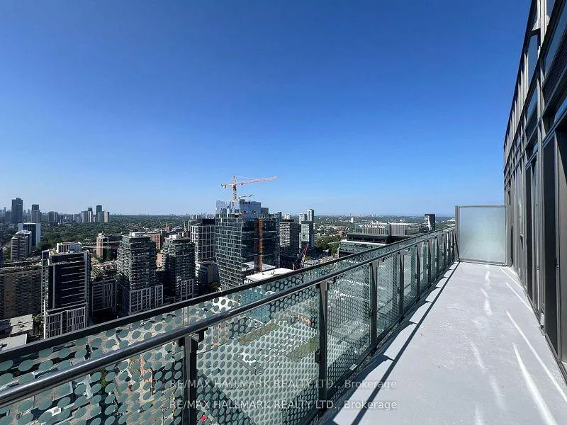 Photo 3 of Unit PH 3001, 70 Princess Street, Toronto, Waterfront Communities — HOMEH