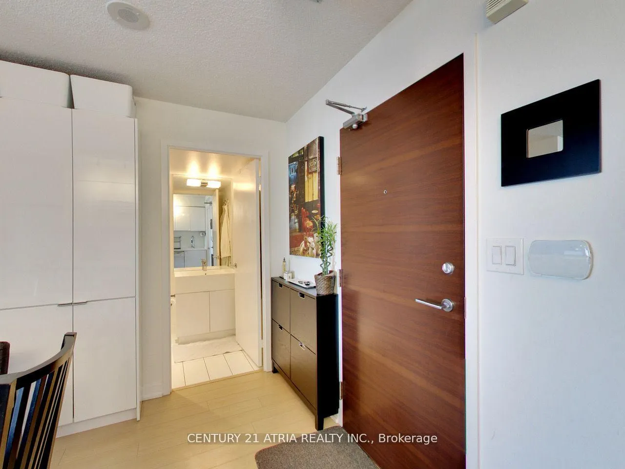Photo 4 of Unit 2901, 15 Iceboat Terrace, Toronto, Waterfront Communities — HOMEH
