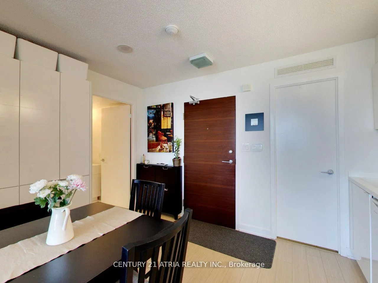 Photo 5 of Unit 2901, 15 Iceboat Terrace, Toronto, Waterfront Communities — HOMEH